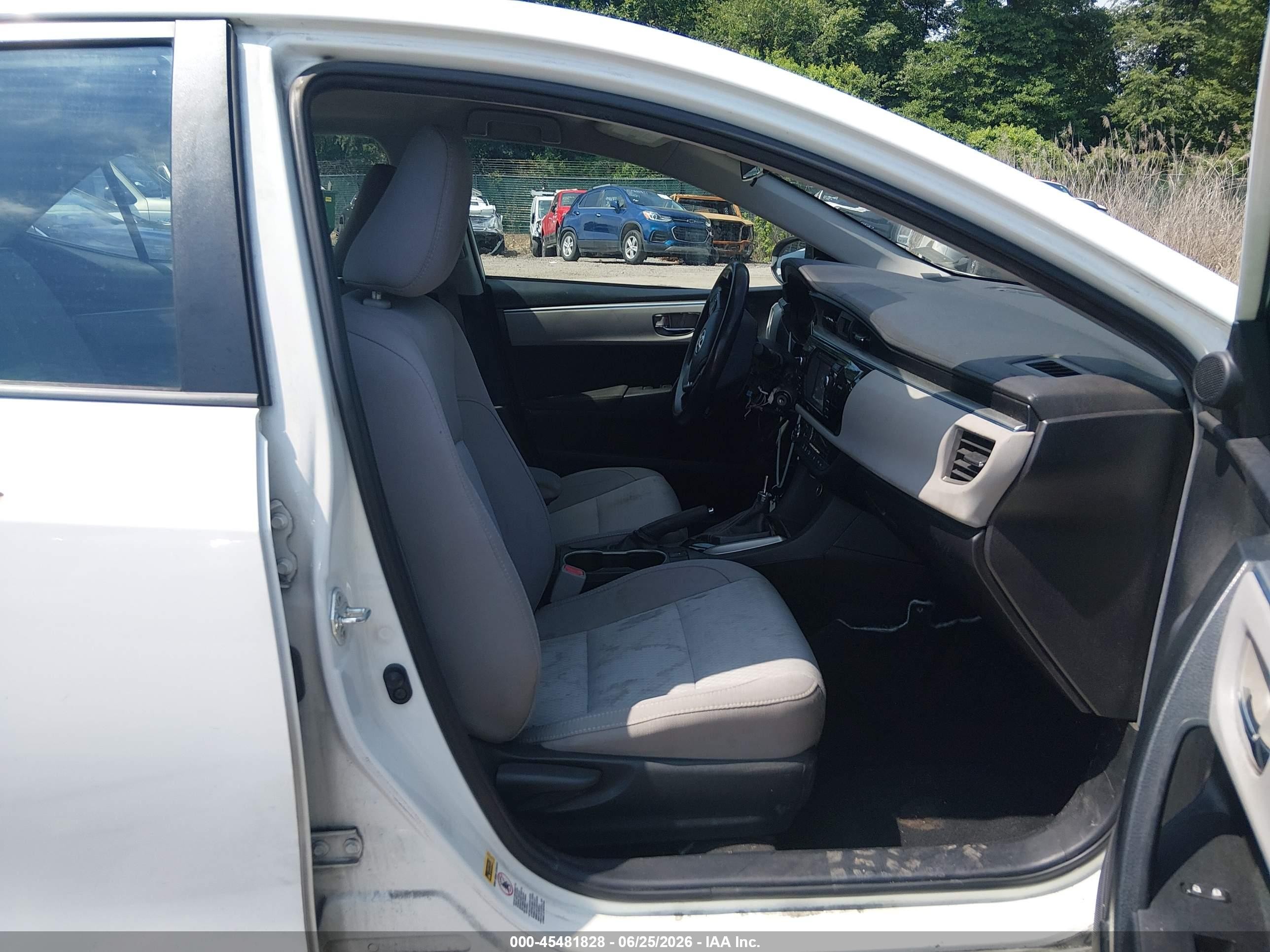 2015 Toyota Corolla Le Белый vin: 2T1BURHE6FC455306