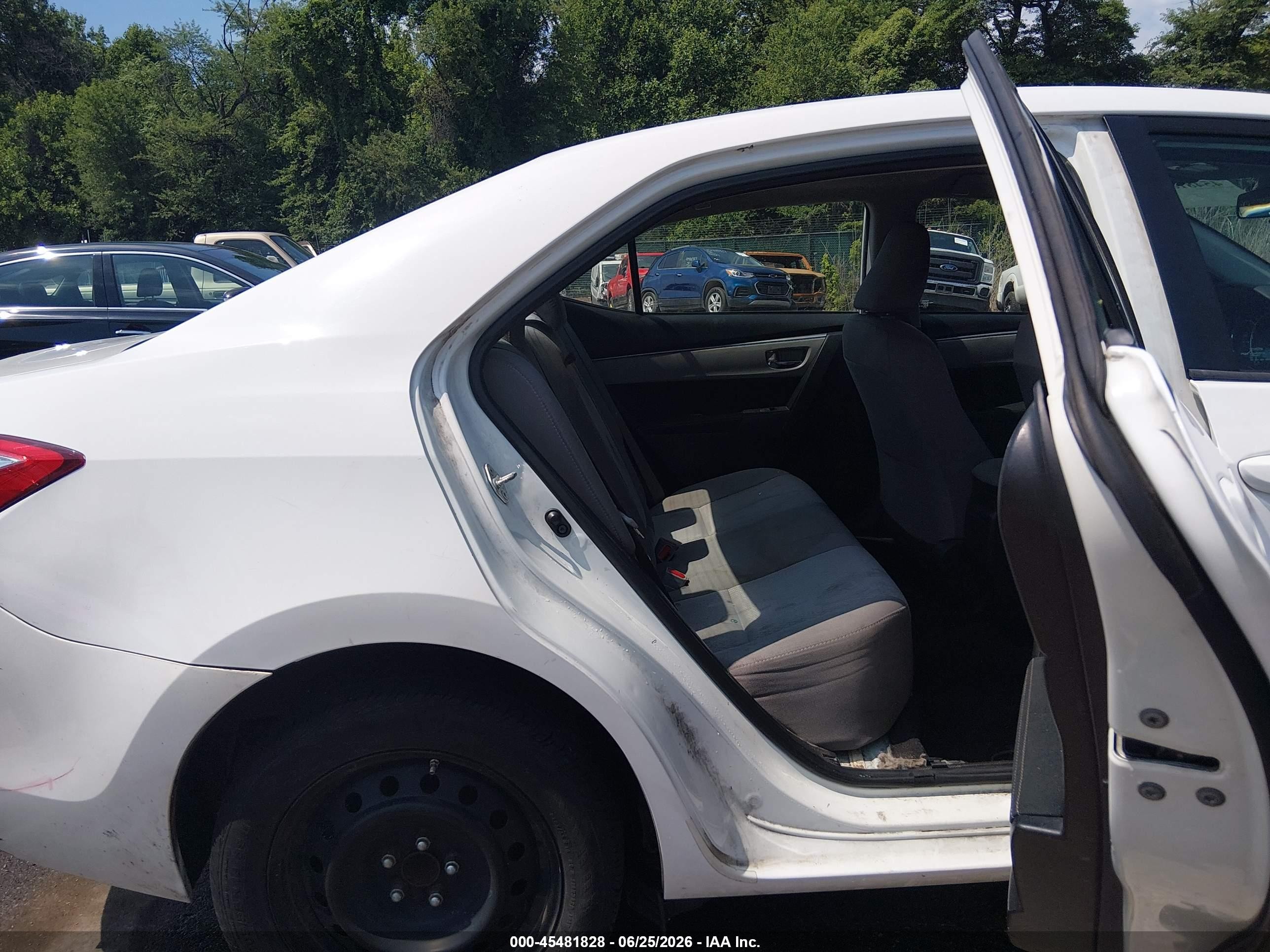 2015 Toyota Corolla Le Белый vin: 2T1BURHE6FC455306