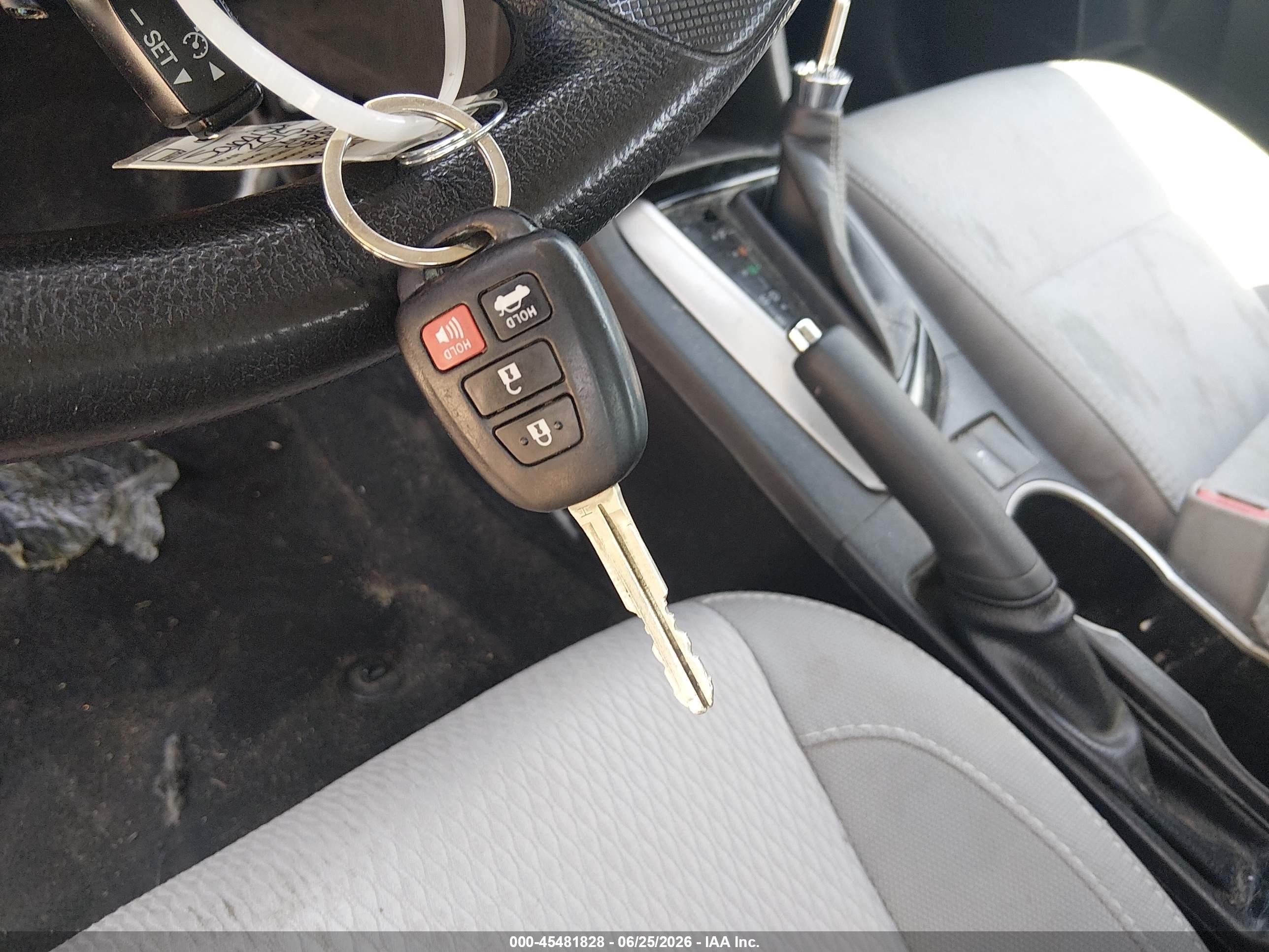 2015 Toyota Corolla Le Белый vin: 2T1BURHE6FC455306