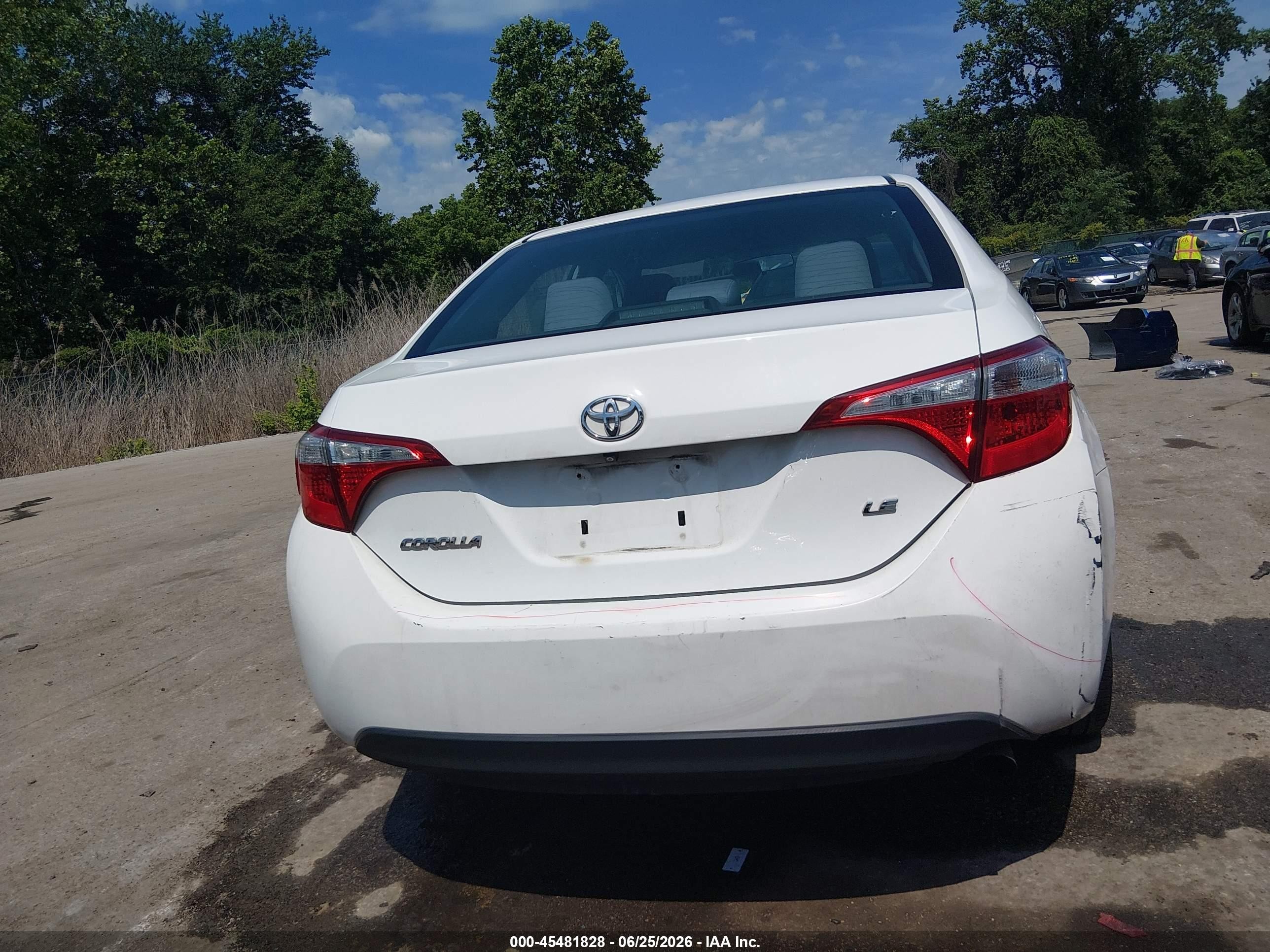 2015 Toyota Corolla Le Белый vin: 2T1BURHE6FC455306