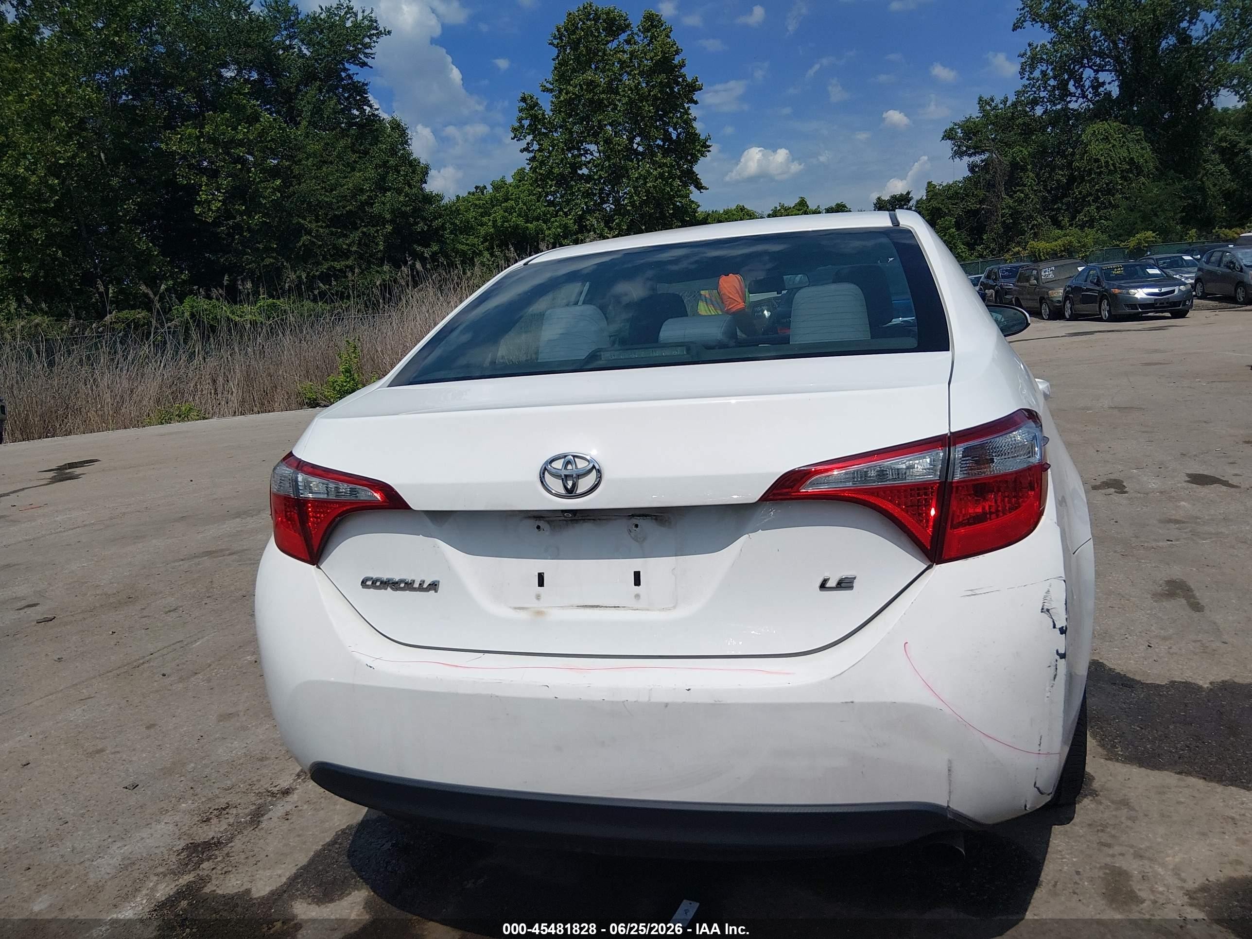 2015 Toyota Corolla Le Белый vin: 2T1BURHE6FC455306