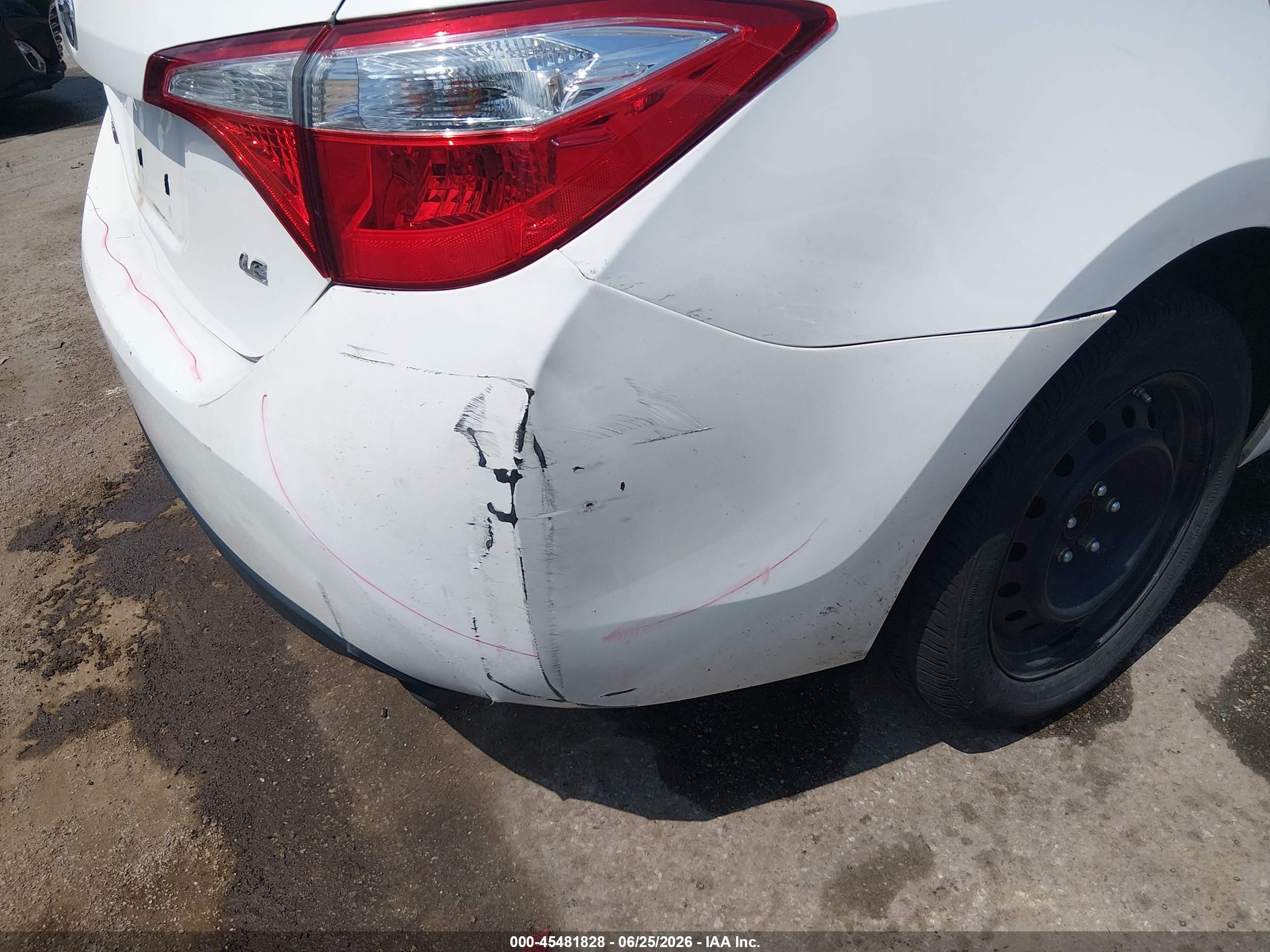 2015 Toyota Corolla Le Белый vin: 2T1BURHE6FC455306