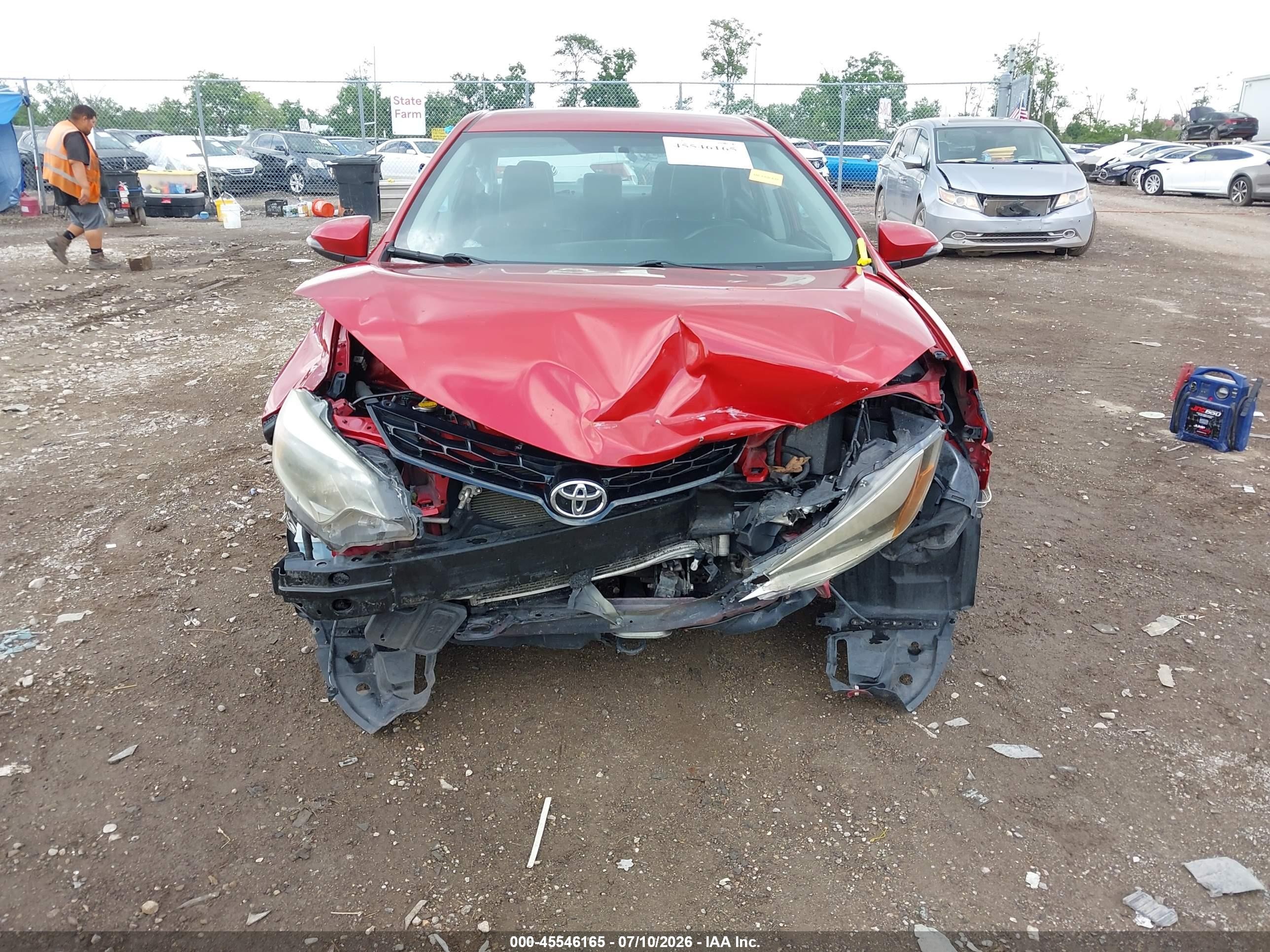 2015 Toyota Corolla S Plus Red vin: 2T1BURHE6FC465947