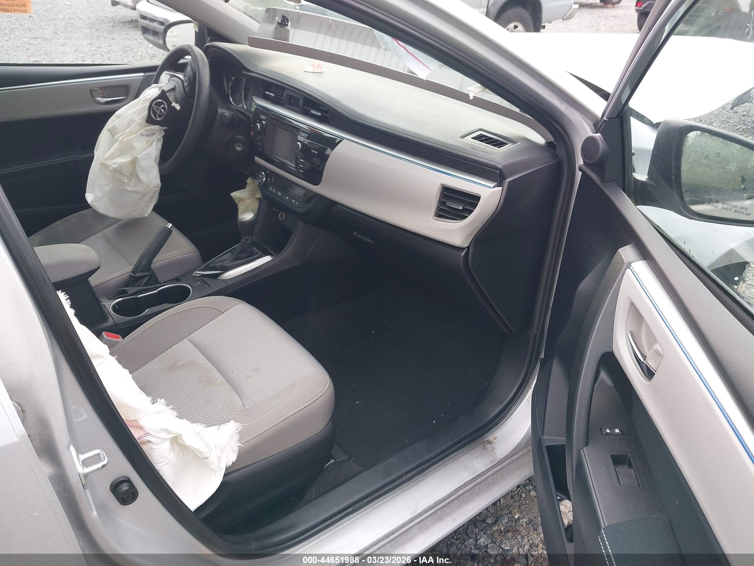2015 Toyota Corolla Le Plus Silver vin: 2T1BURHE6FC466757