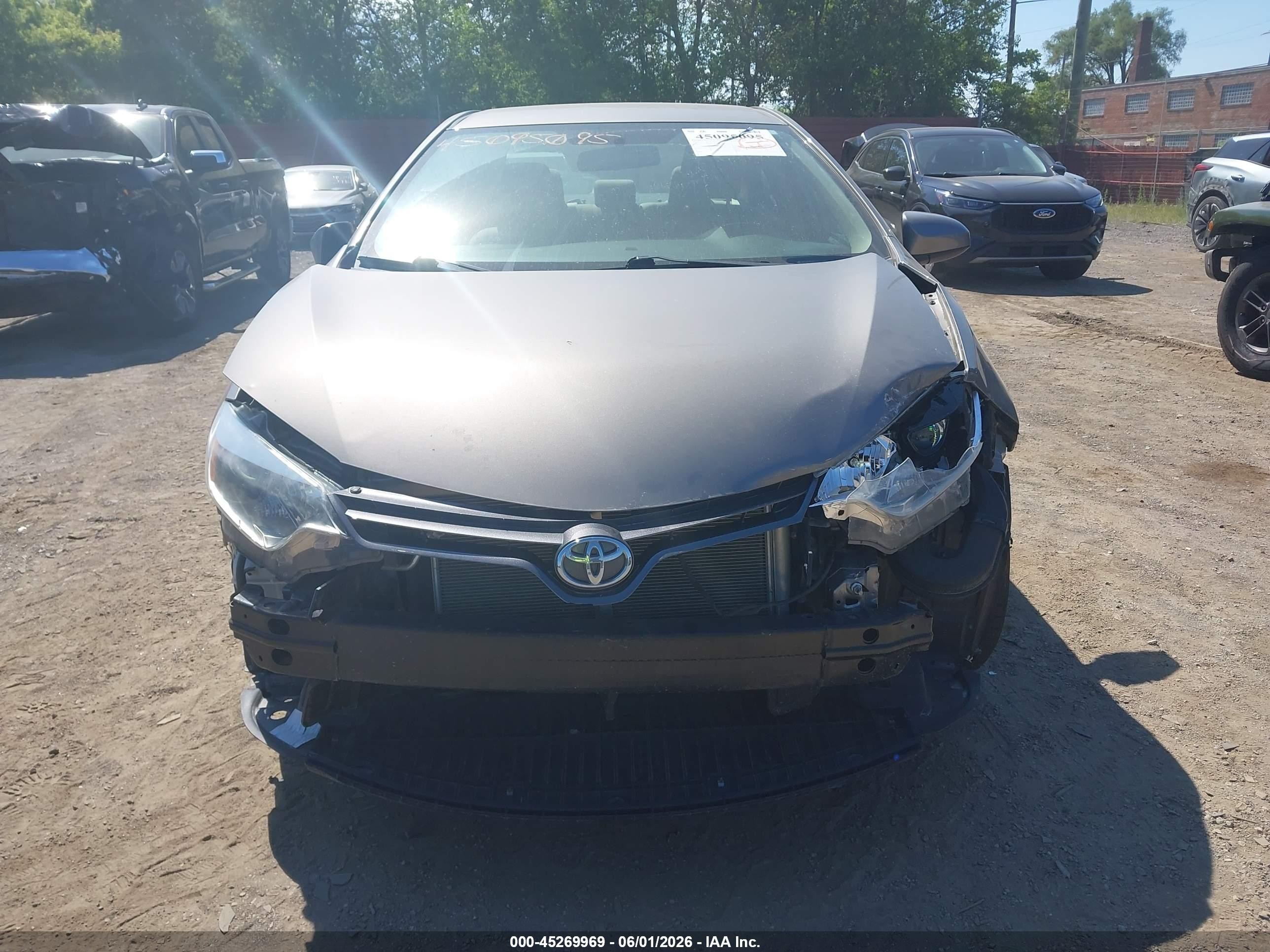 2016 Toyota Corolla Le Beige vin: 2T1BURHE6GC541992