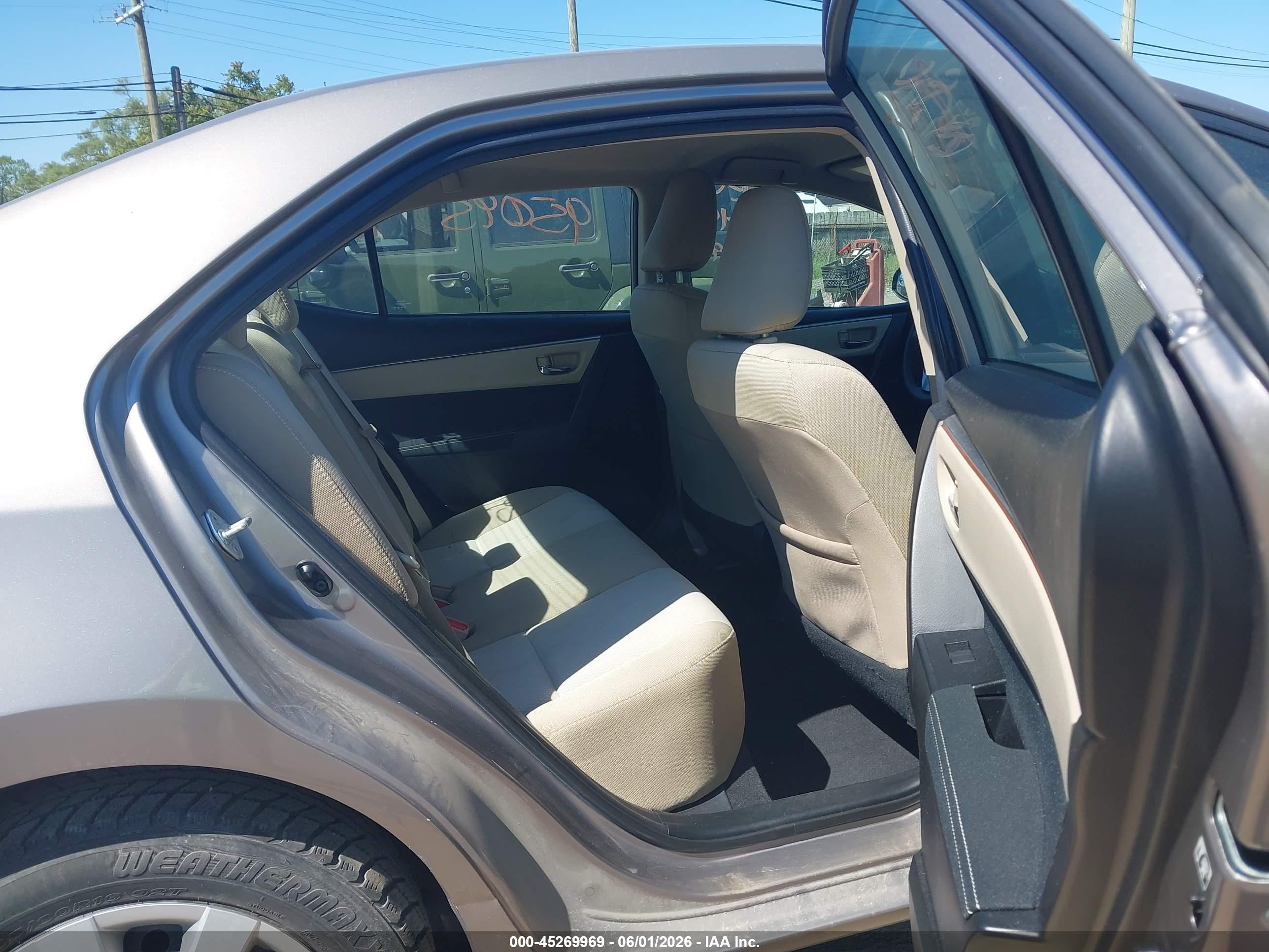 2016 Toyota Corolla Le Beige vin: 2T1BURHE6GC541992