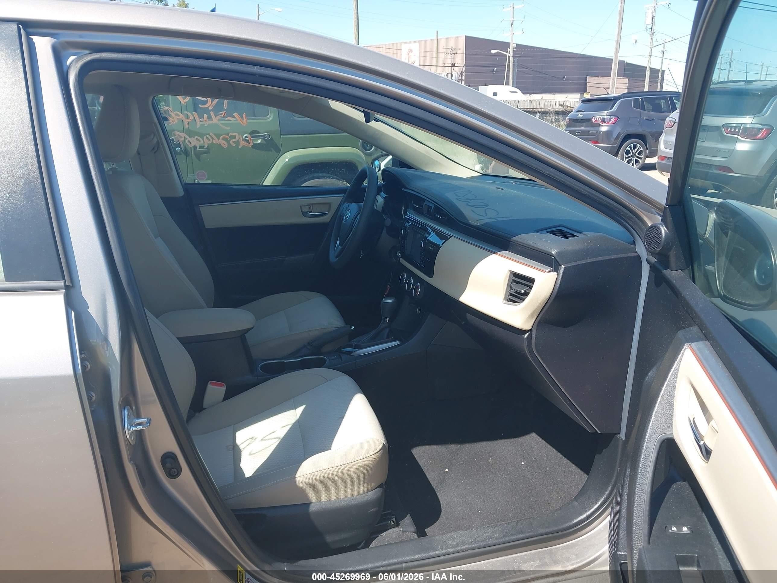 2016 Toyota Corolla Le Beige vin: 2T1BURHE6GC541992