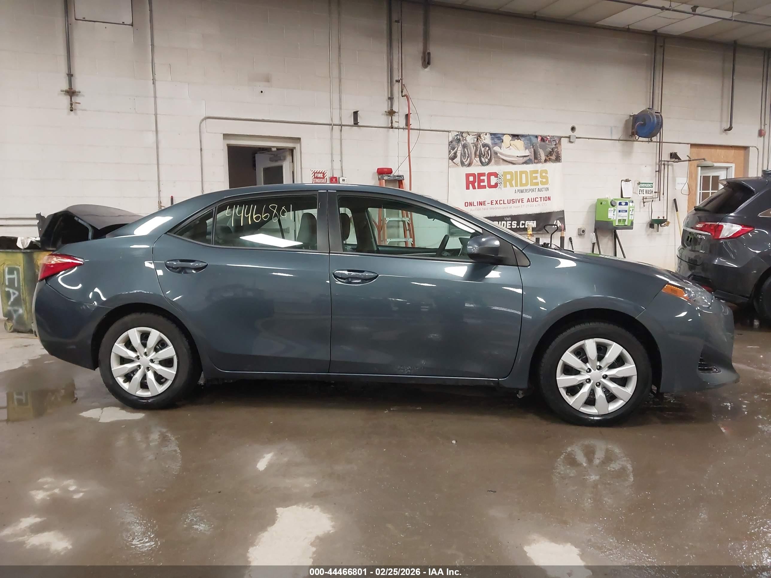 2017 Toyota Corolla Le Dark Blue vin: 2T1BURHE6HC882231