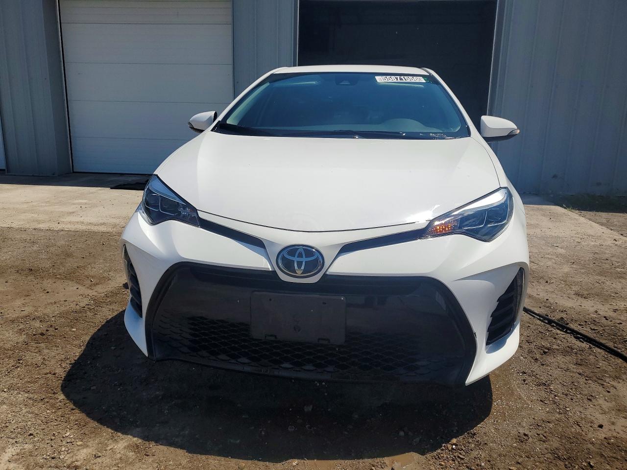 2018 Toyota Corolla L White vin: 2T1BURHE6JC031004