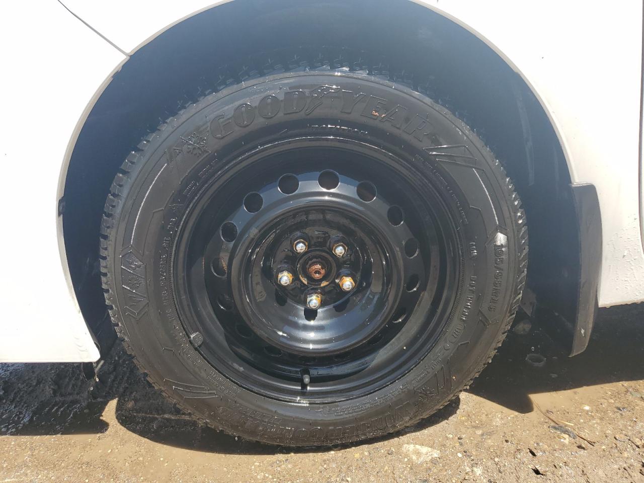 2018 Toyota Corolla L White vin: 2T1BURHE6JC031004 Damage: Left Front Wheel Cover, Missing, Replacement Required