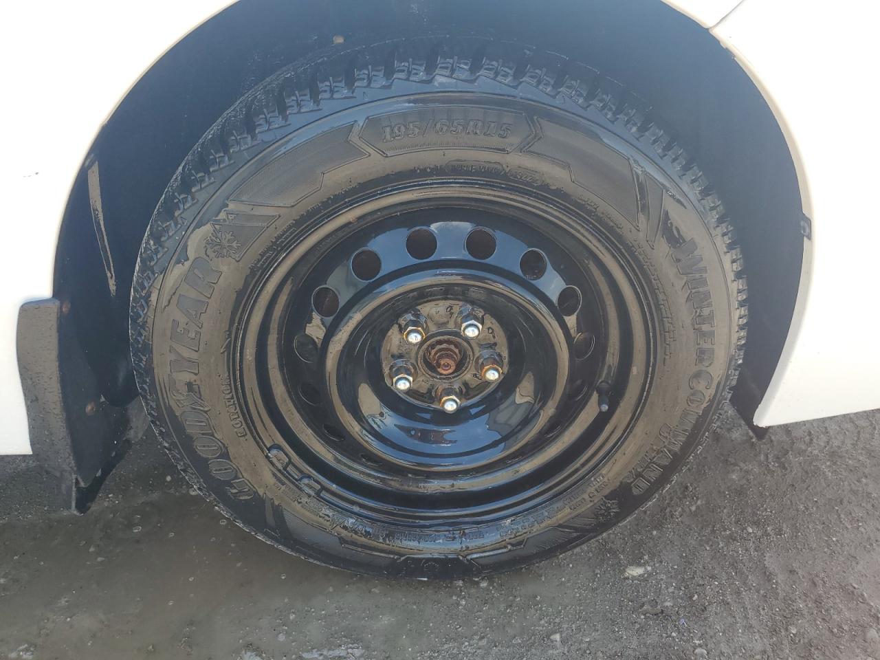 2018 Toyota Corolla L White vin: 2T1BURHE6JC031004 Damage: Right Front Wheel Cover, Missing, Replacement Required