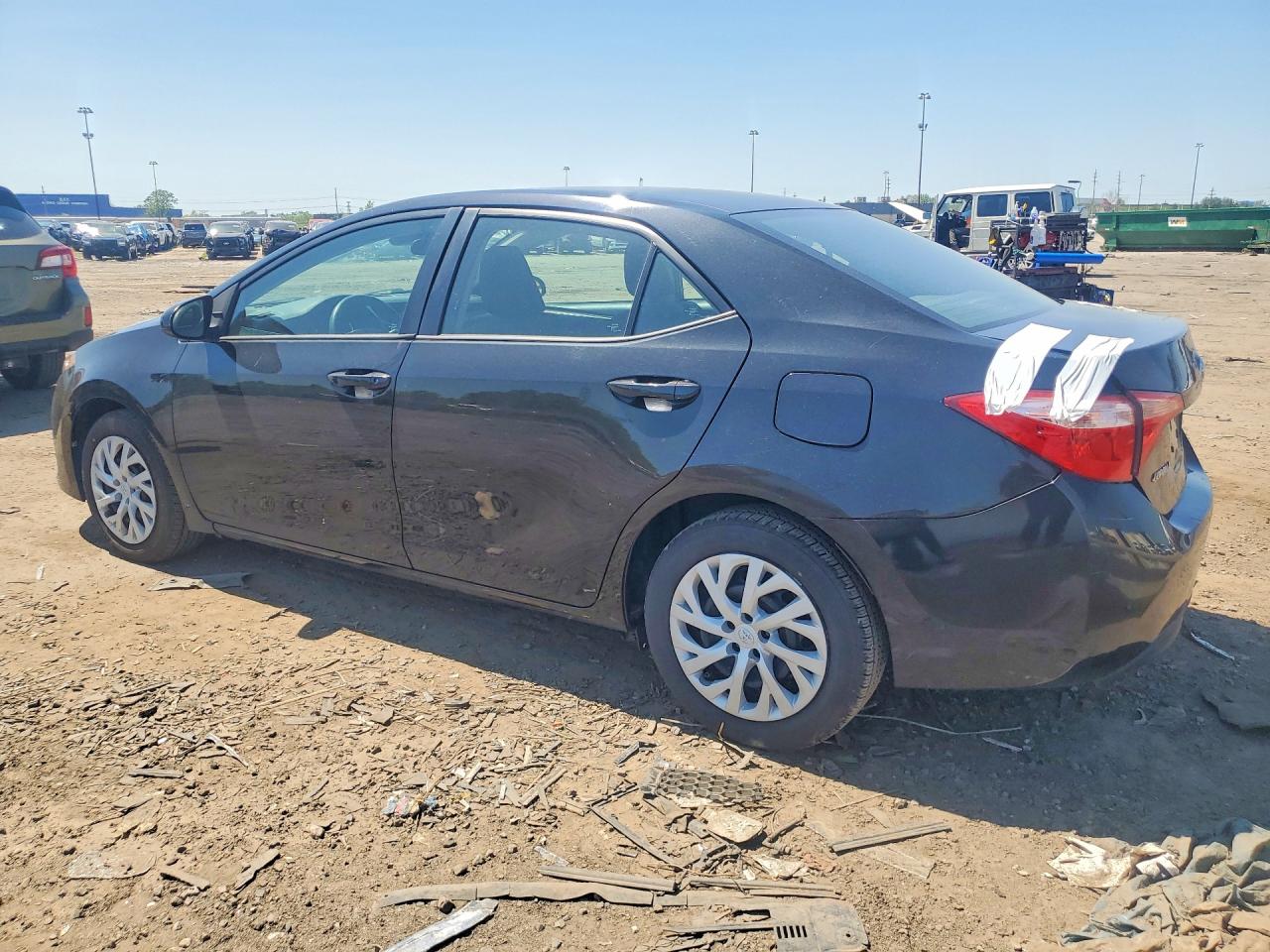 2018 Toyota Corolla Le Black vin: 2T1BURHE6JC044500