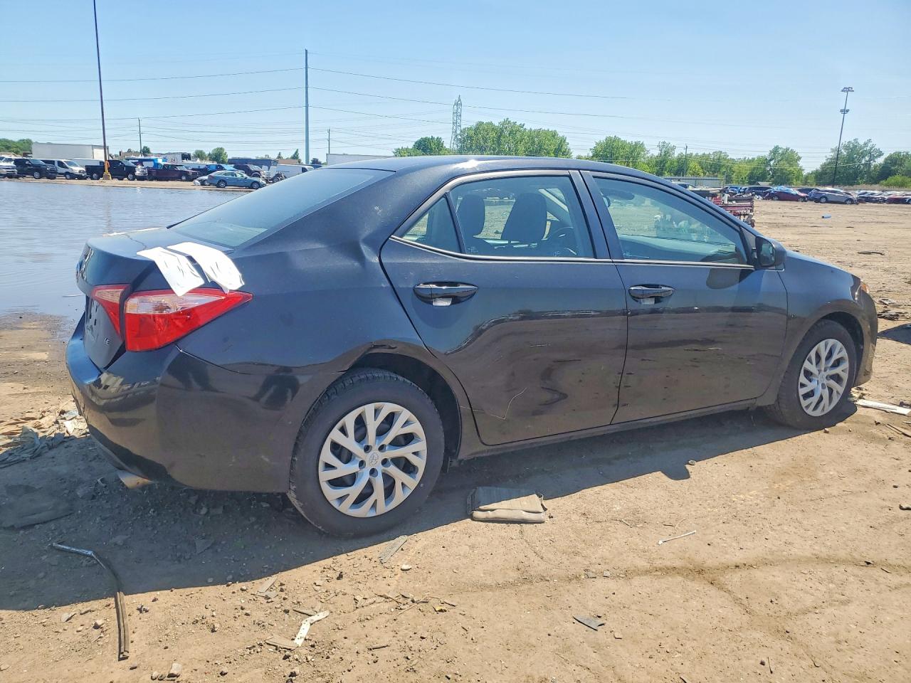 2018 Toyota Corolla Le Black vin: 2T1BURHE6JC044500