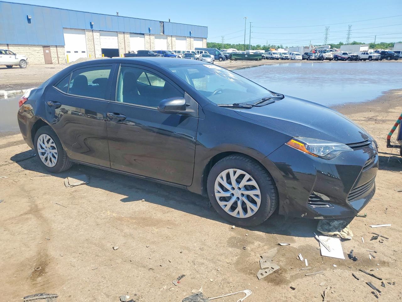 2018 Toyota Corolla Le Black vin: 2T1BURHE6JC044500