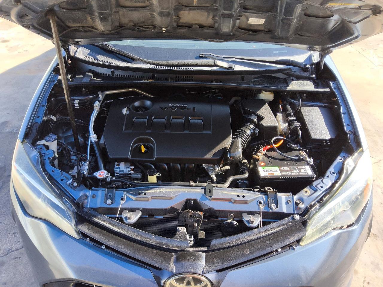 2018 Toyota Corolla Le Blue vin: 2T1BURHE6JC065721