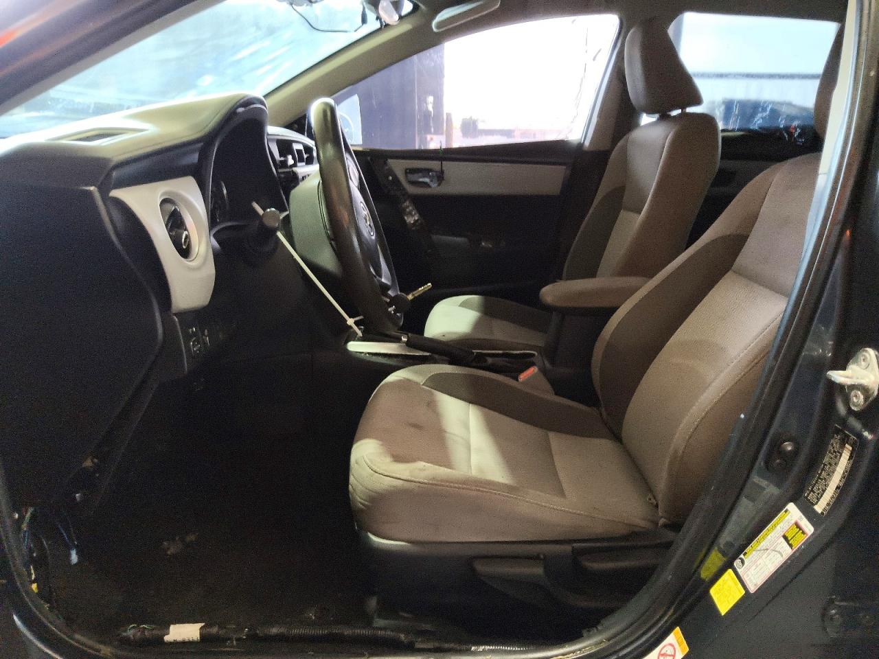 2018 Toyota Corolla Le Blue vin: 2T1BURHE6JC065721