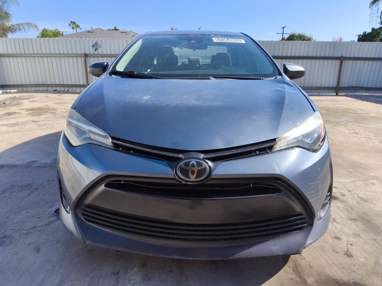 2018 Toyota Corolla Le Blue vin: 2T1BURHE6JC065721