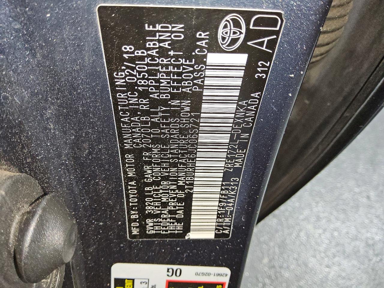 2018 Toyota Corolla Le Blue vin: 2T1BURHE6JC065721