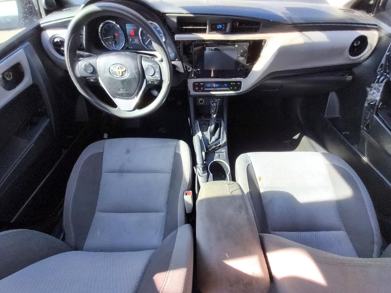2018 Toyota Corolla Le Blue vin: 2T1BURHE6JC065721