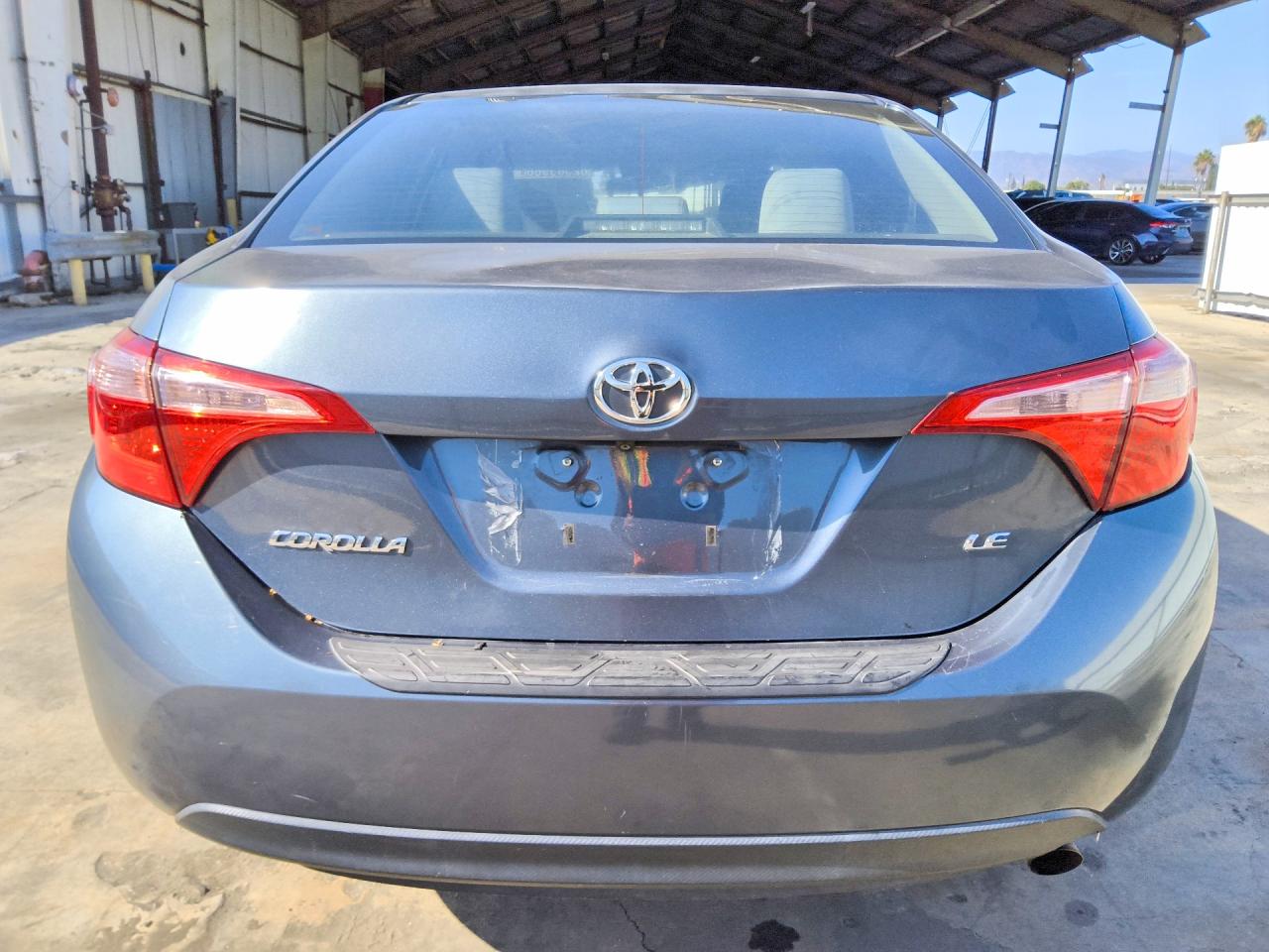 2018 Toyota Corolla Le Blue vin: 2T1BURHE6JC065721