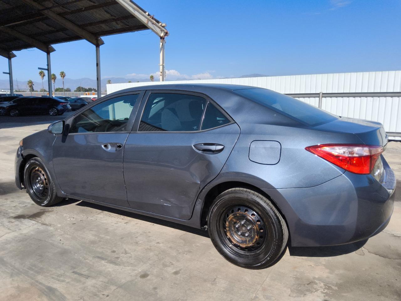 2018 Toyota Corolla Le Blue vin: 2T1BURHE6JC065721 Damage: Lf Lug Nut Stud, Broken, Replacement Required