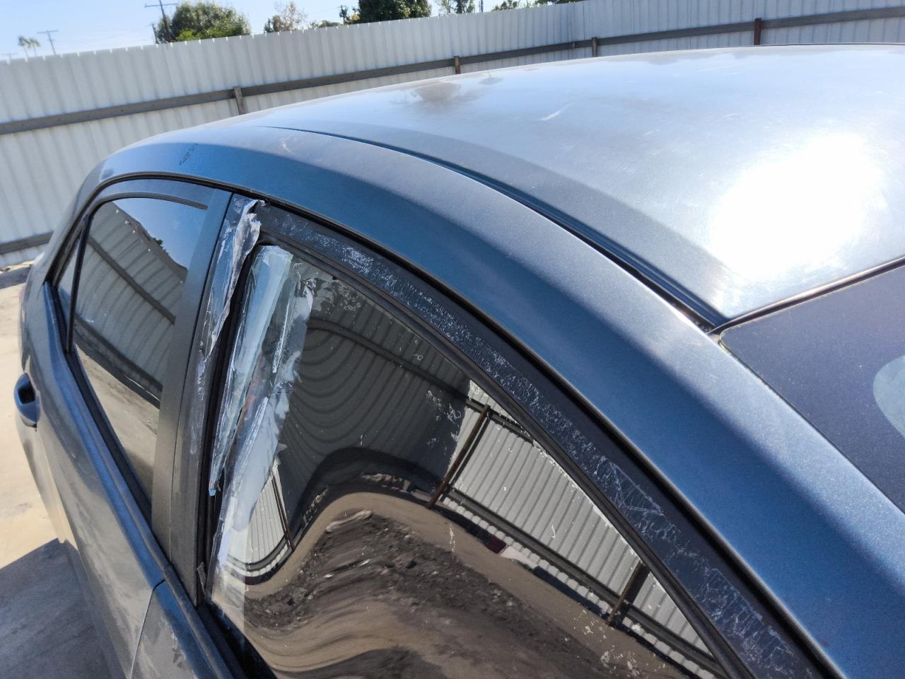2018 Toyota Corolla Le Blue vin: 2T1BURHE6JC065721 Damage: Right Drip Rail, Multiple Scratches Heavy, 3