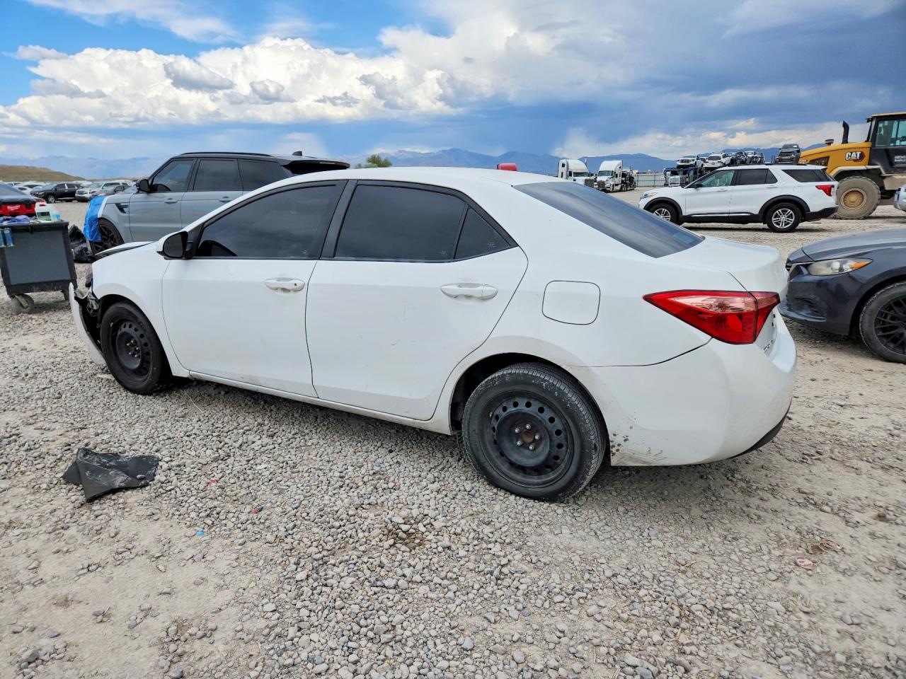 2019 Toyota Corolla Le White vin: 2T1BURHE6KC179932