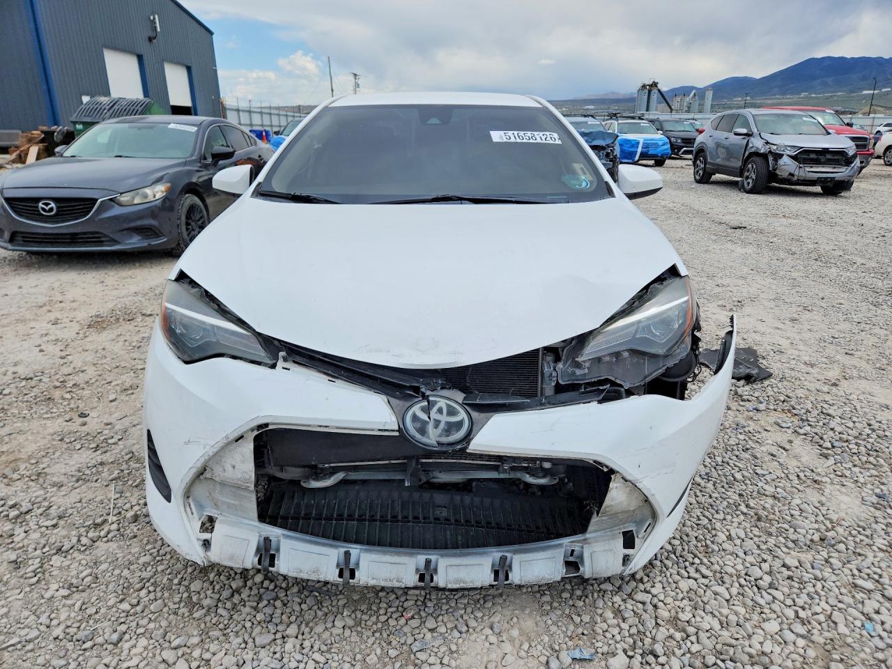2019 Toyota Corolla Le White vin: 2T1BURHE6KC179932