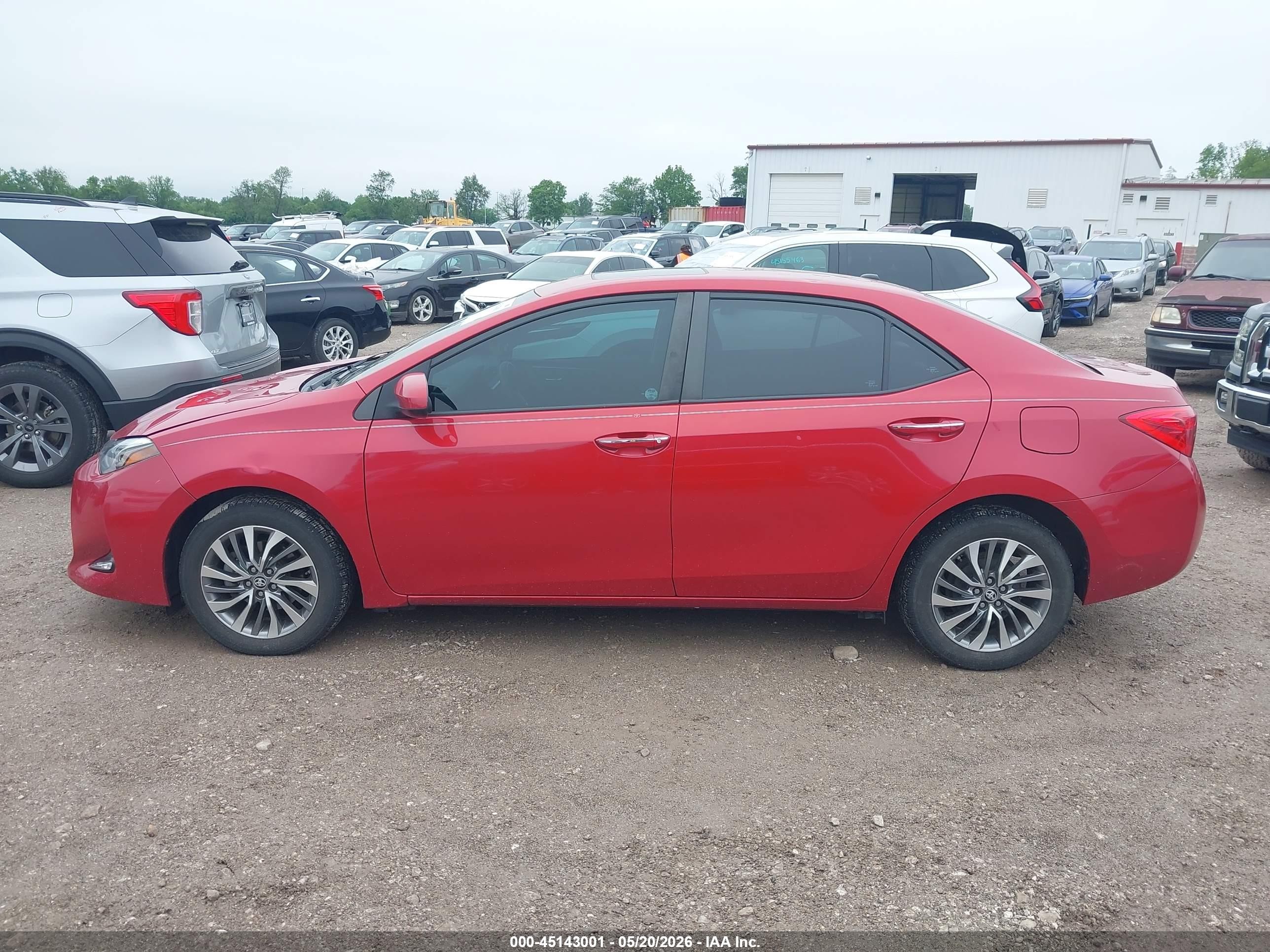 2019 Toyota Corolla Xle Red vin: 2T1BURHE6KC205476