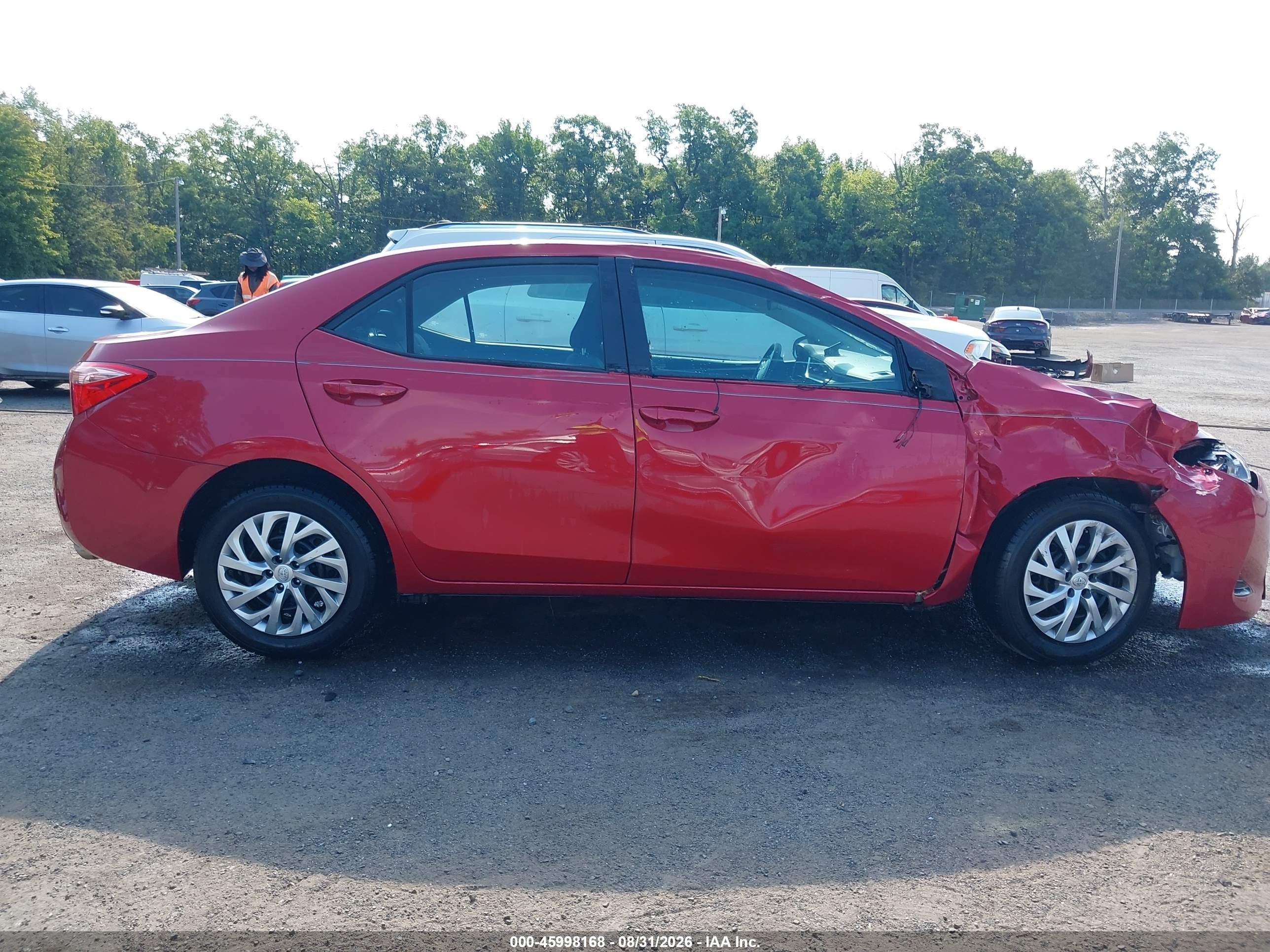2019 Toyota Corolla Le Red vin: 2T1BURHE6KC210466