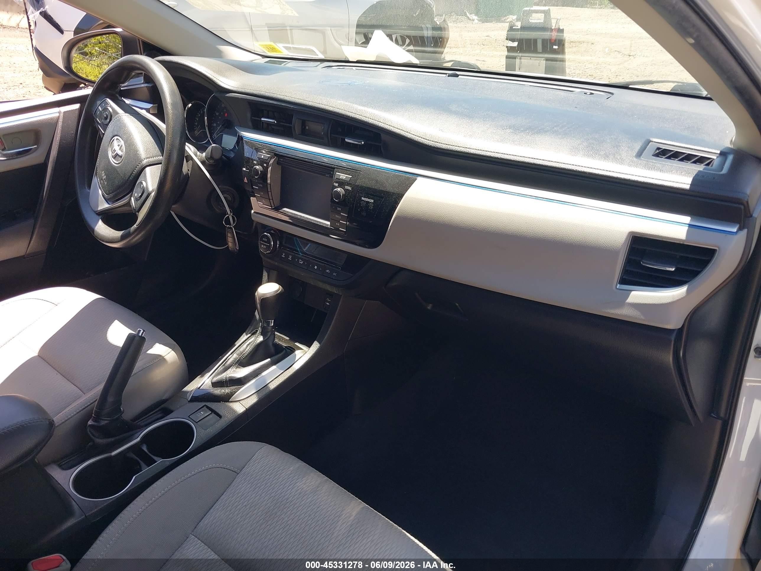 2014 Toyota Corolla Le White vin: 2T1BURHE7EC011284