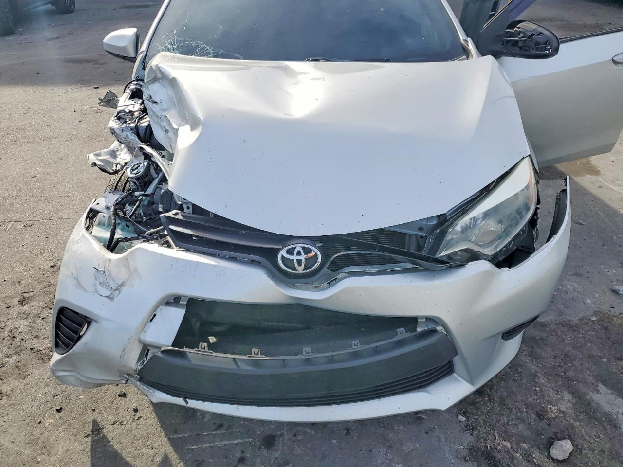 2014 Toyota Corolla L Silver vin: 2T1BURHE7EC048397