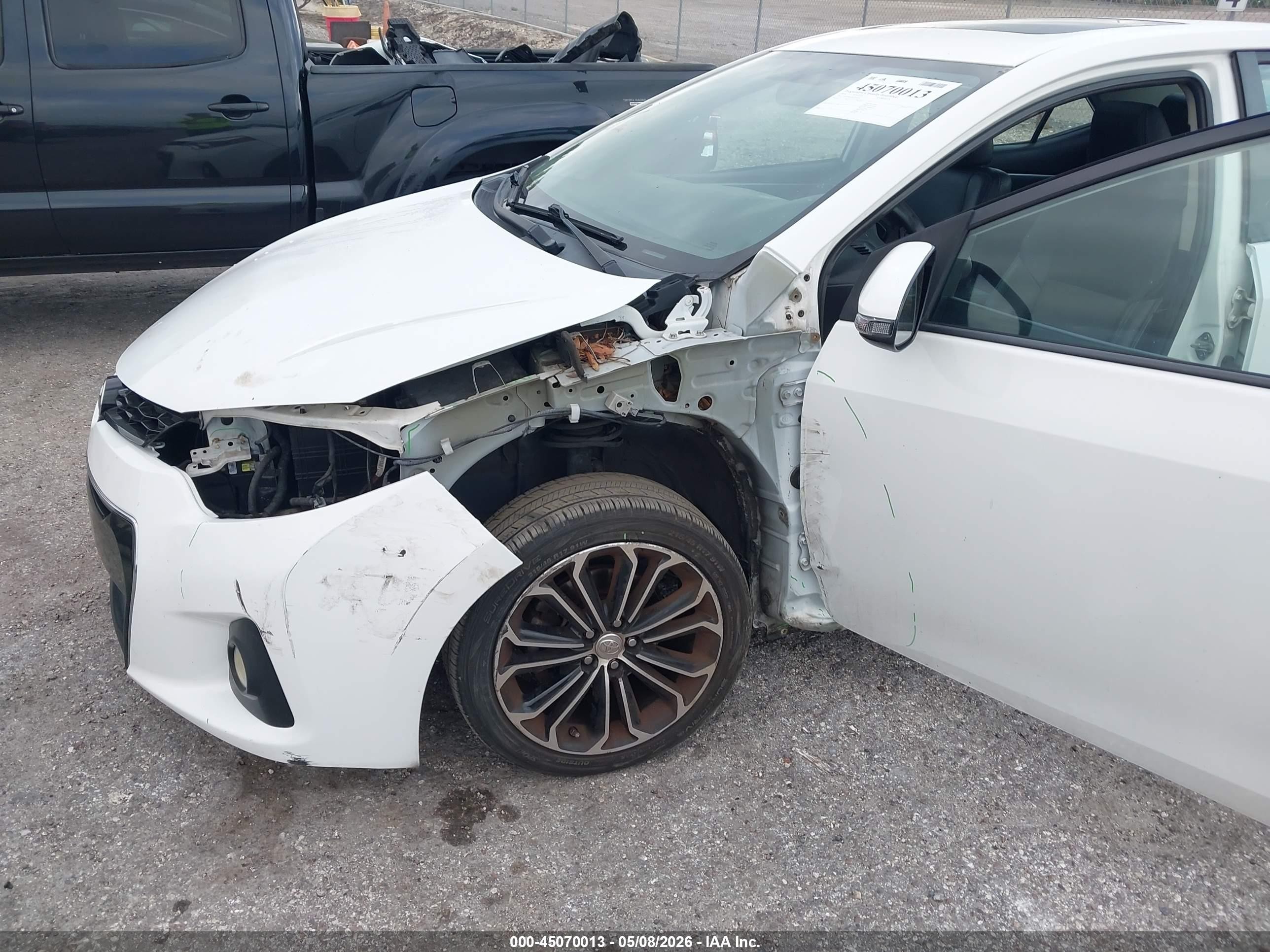 2014 Toyota Corolla S Plus White vin: 2T1BURHE7EC100353