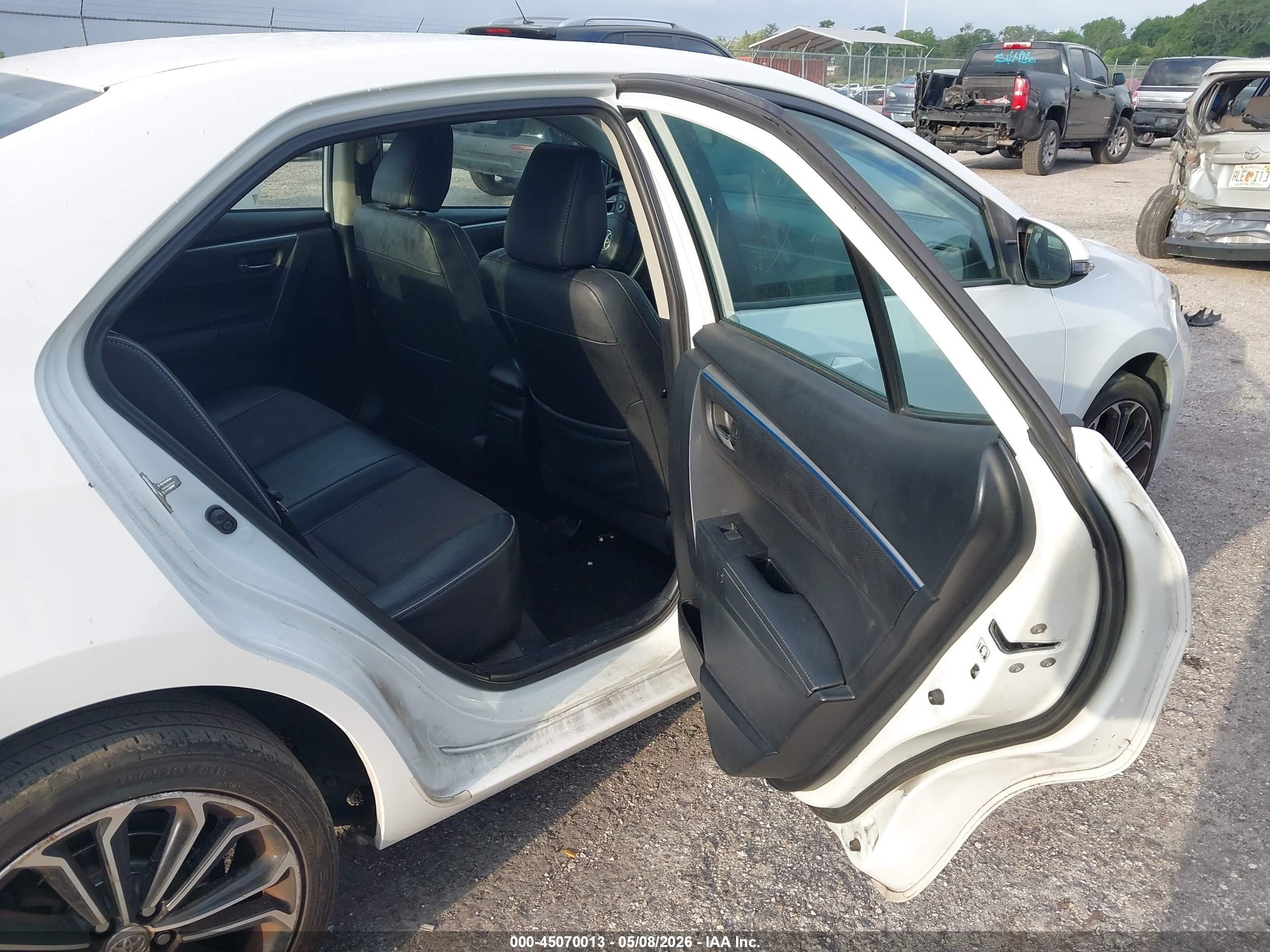 2014 Toyota Corolla S Plus White vin: 2T1BURHE7EC100353