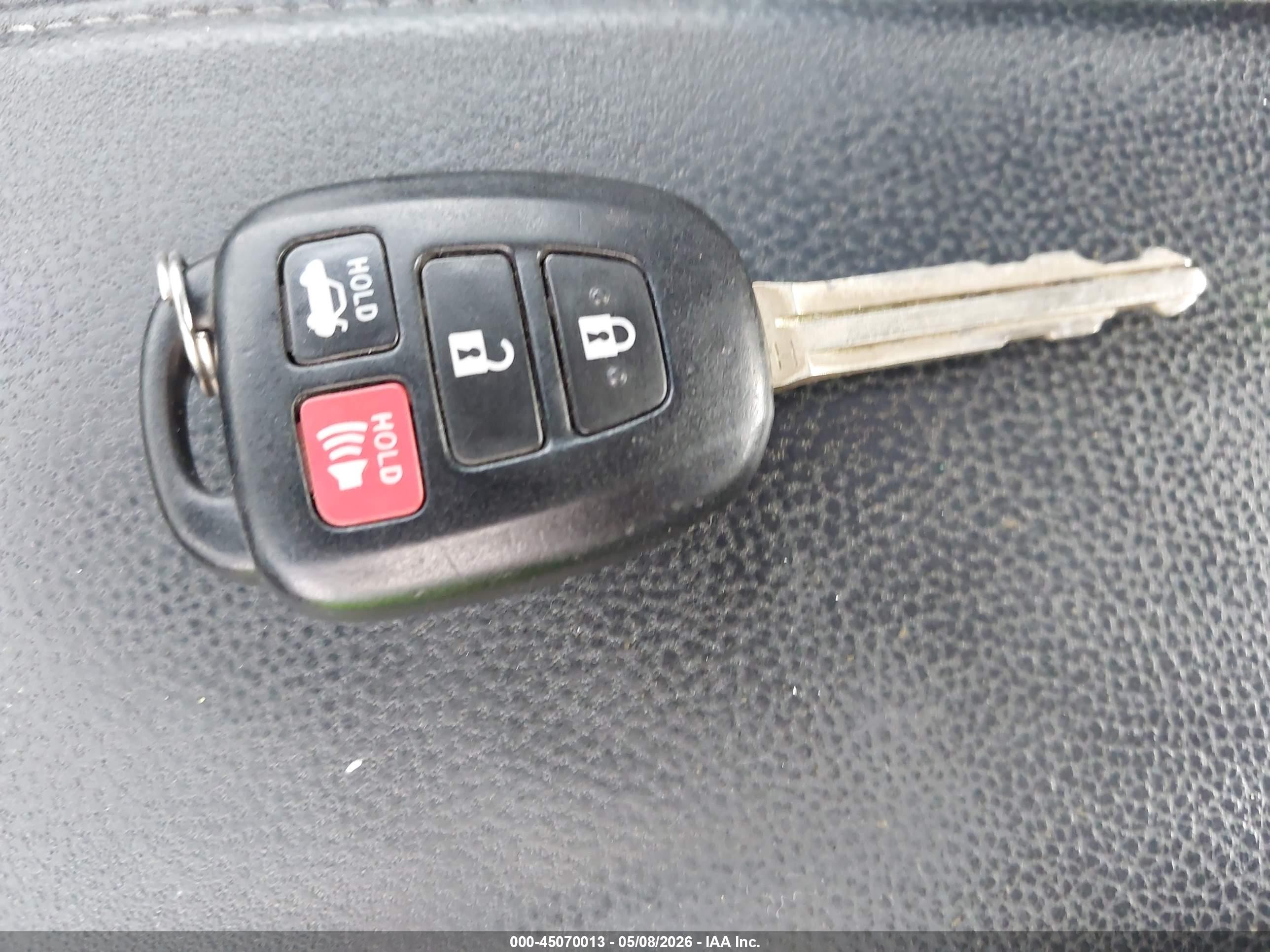 2014 Toyota Corolla S Plus White vin: 2T1BURHE7EC100353