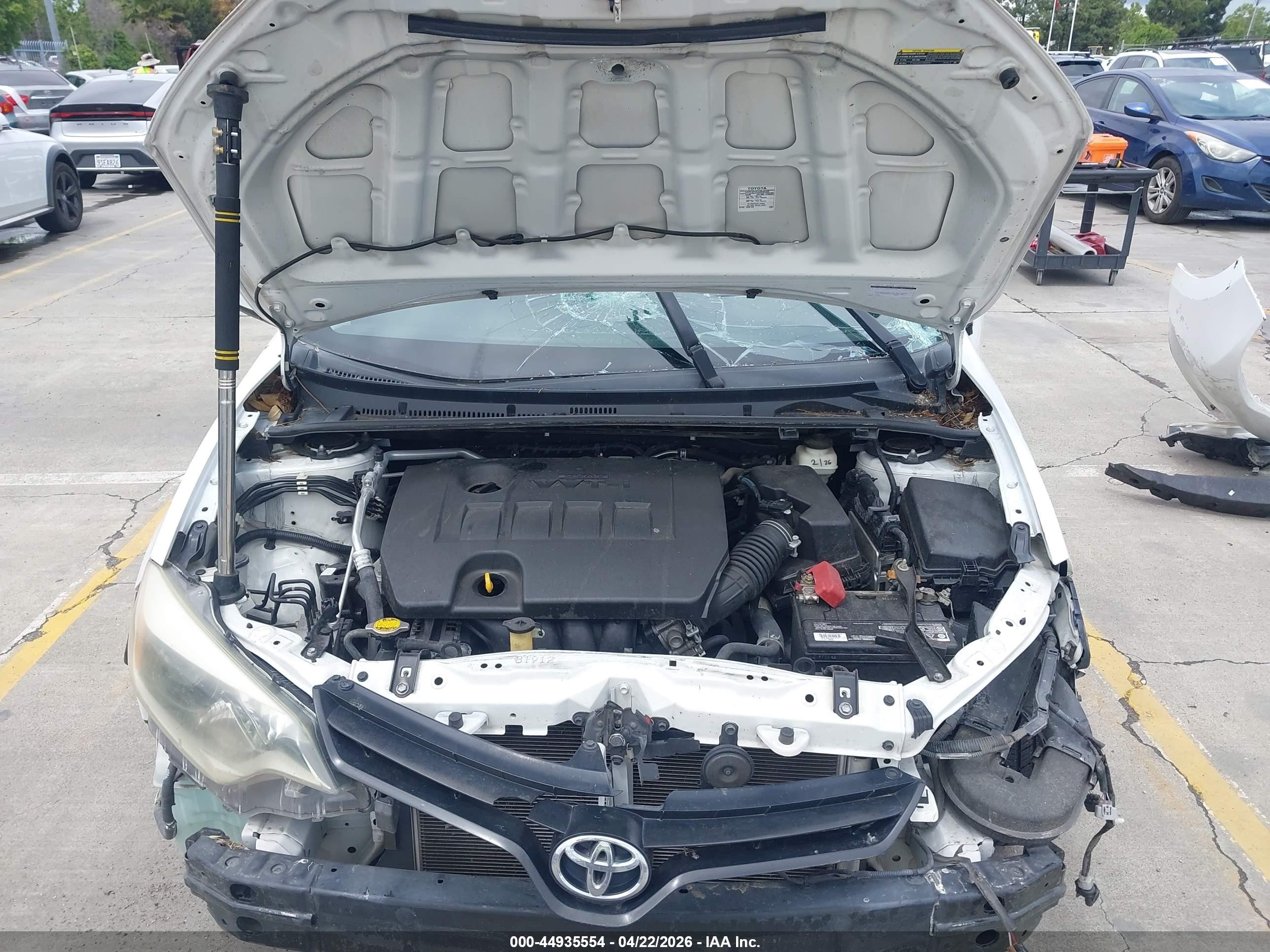 2014 Toyota Corolla Le White vin: 2T1BURHE7EC105827