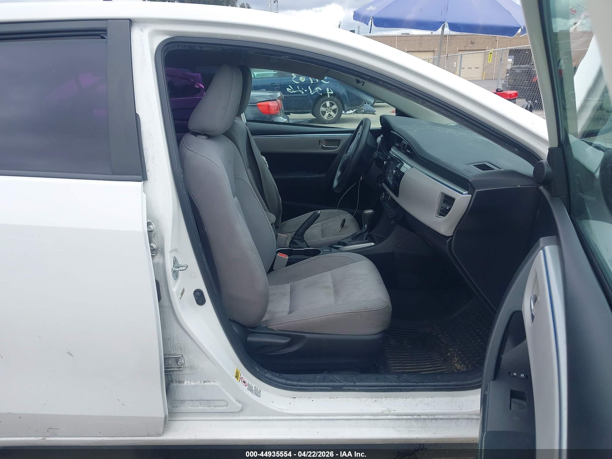 2014 Toyota Corolla Le White vin: 2T1BURHE7EC105827