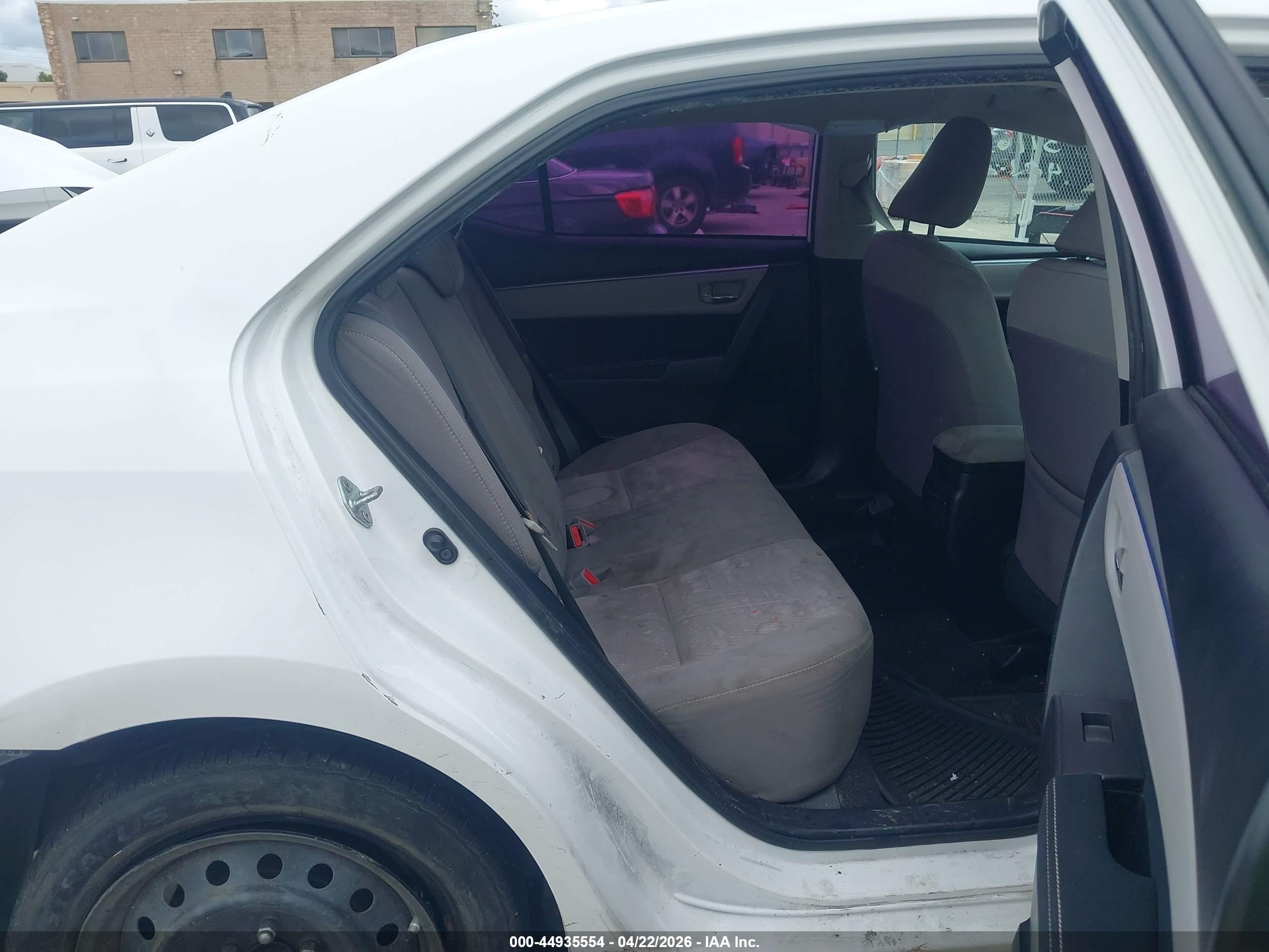 2014 Toyota Corolla Le White vin: 2T1BURHE7EC105827