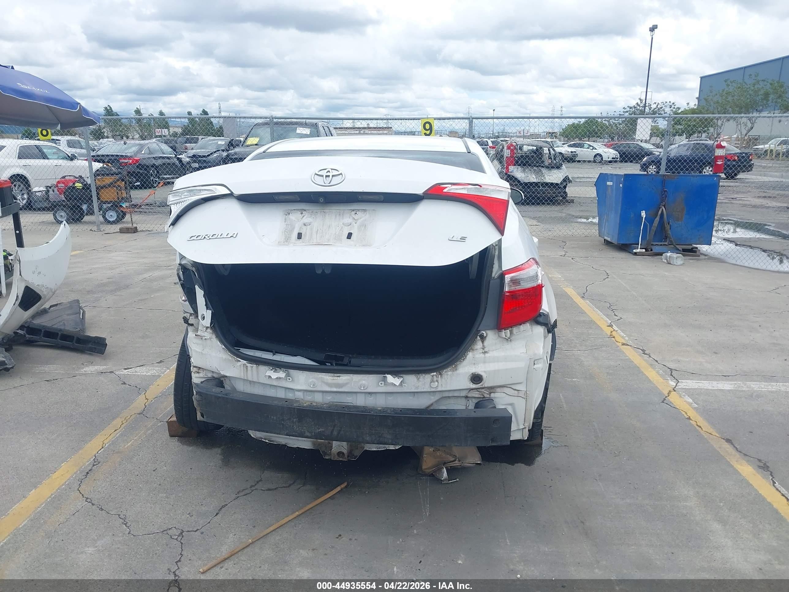 2014 Toyota Corolla Le White vin: 2T1BURHE7EC105827