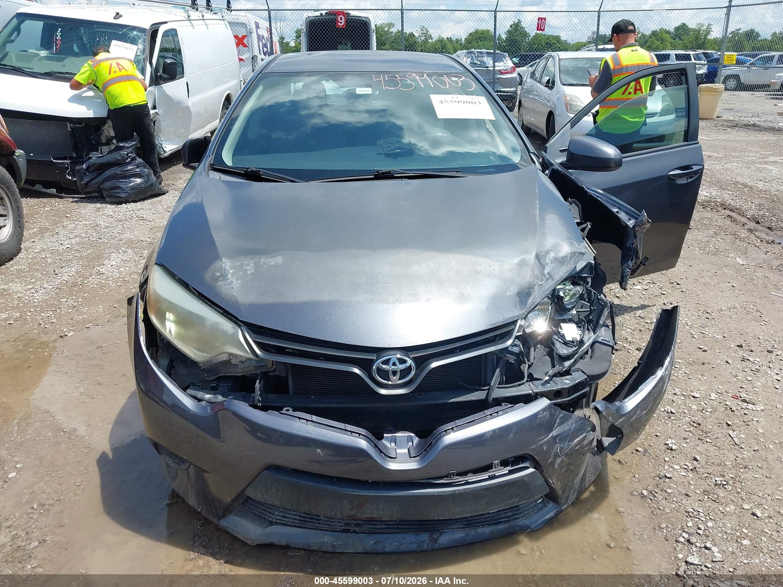2014 Toyota Corolla Le Blue vin: 2T1BURHE7EC117881