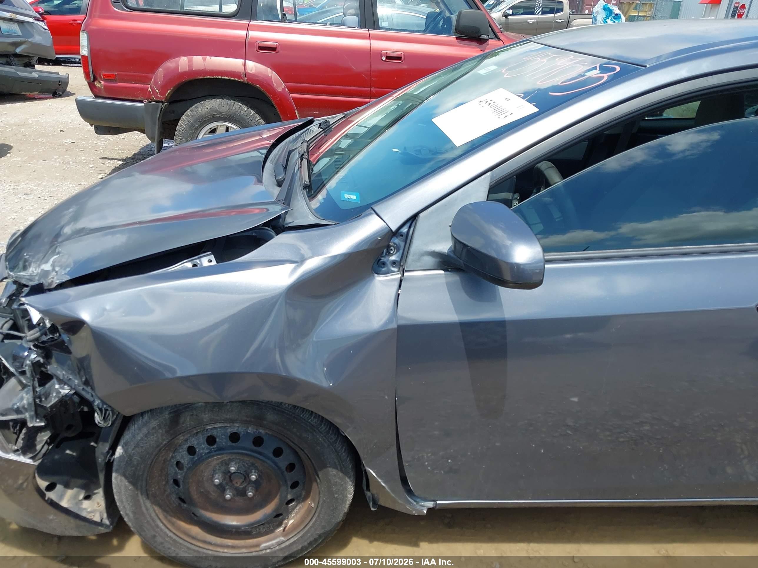 2014 Toyota Corolla Le Blue vin: 2T1BURHE7EC117881