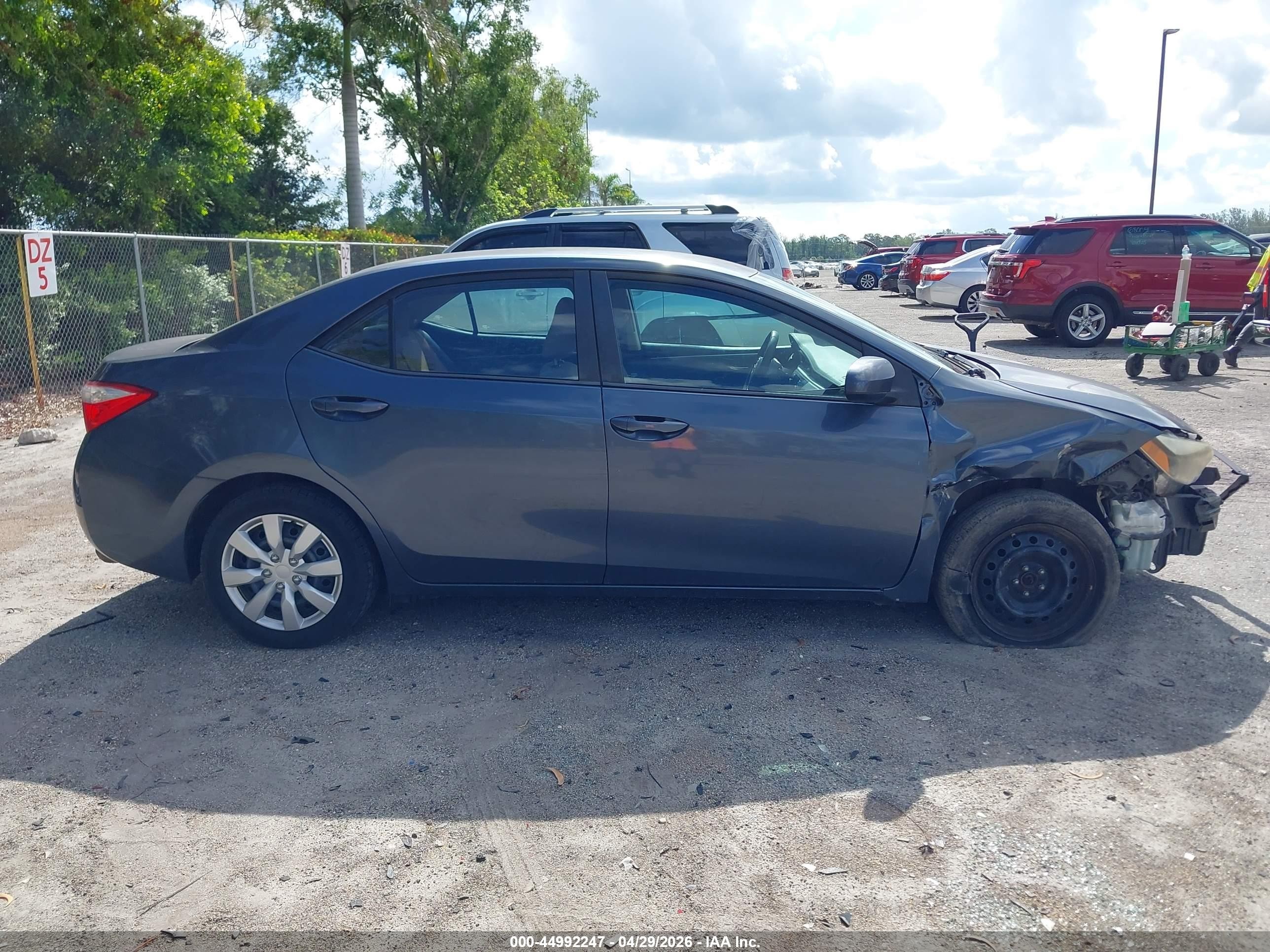 2014 Toyota Corolla Le Blue vin: 2T1BURHE7EC141548