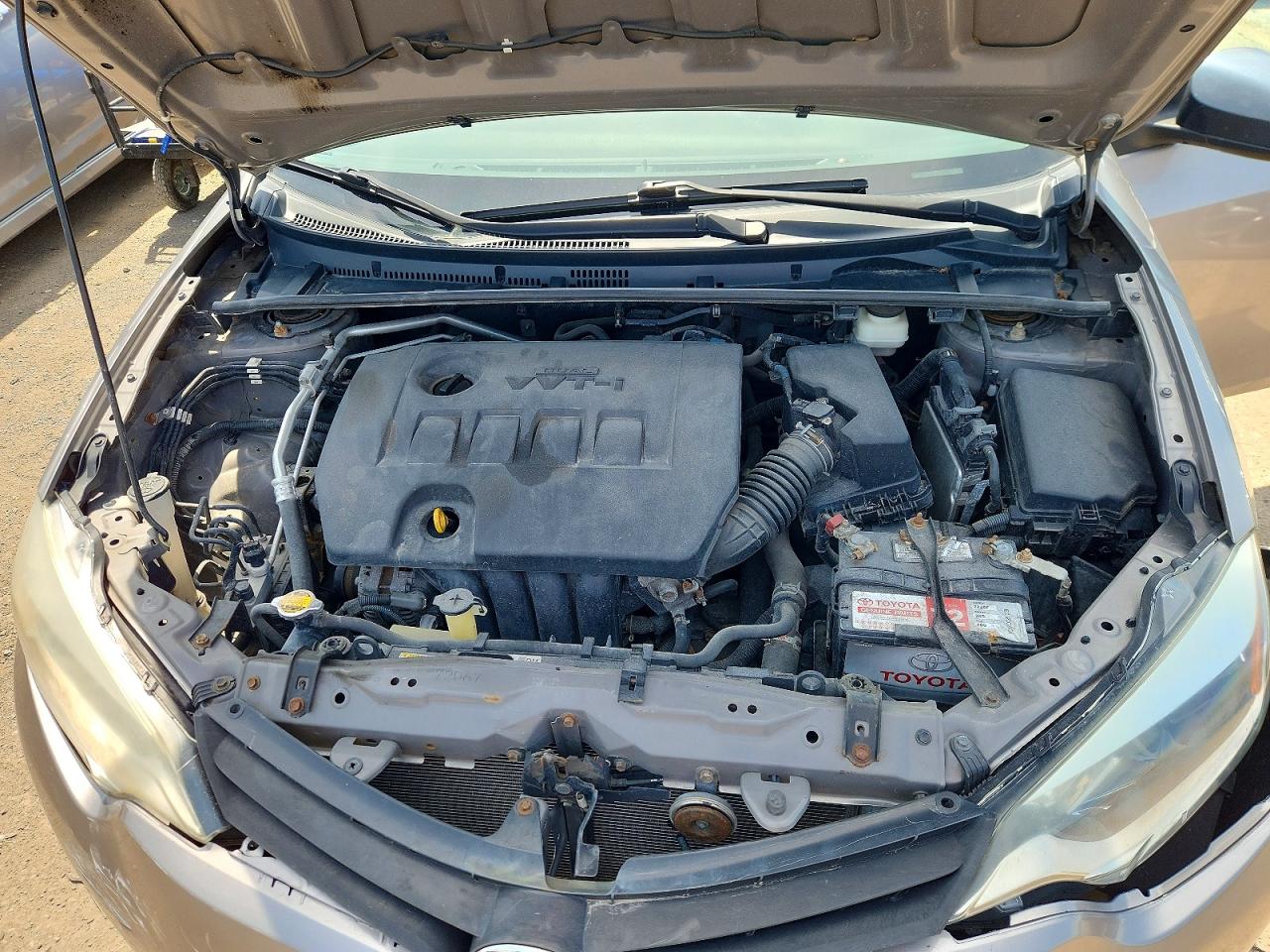 2014 Toyota Corolla L Silver vin: 2T1BURHE7EC144854