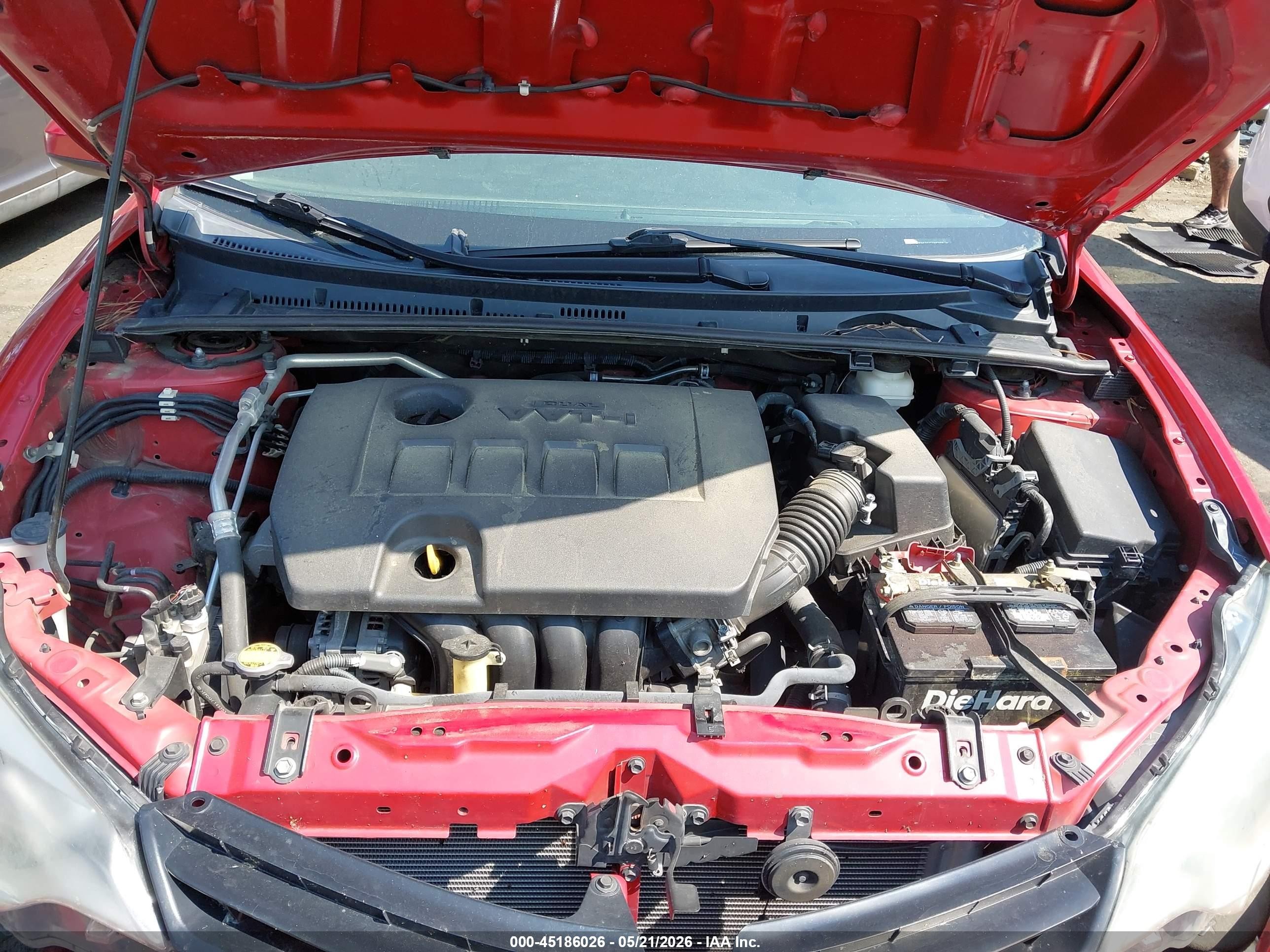 2014 Toyota Corolla Le Red vin: 2T1BURHE7EC196369