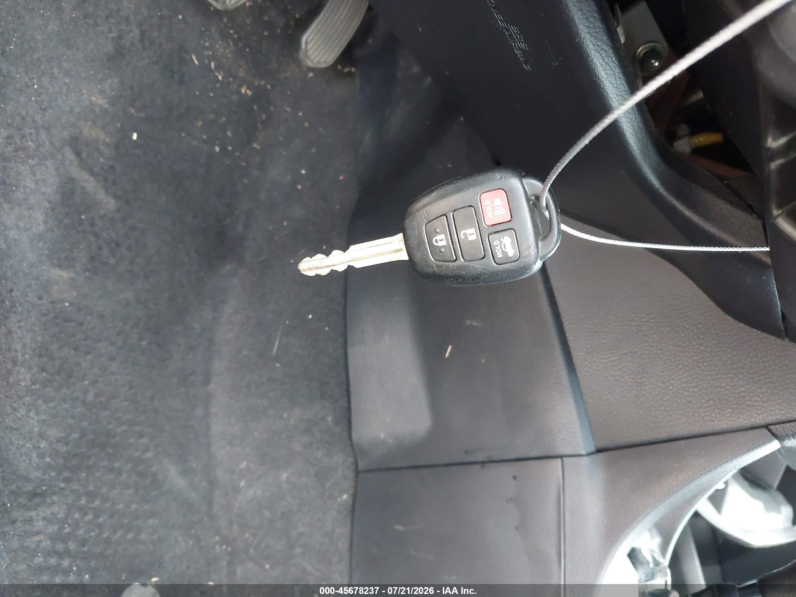 2015 Toyota Corolla S Plus Silver vin: 2T1BURHE7FC231414