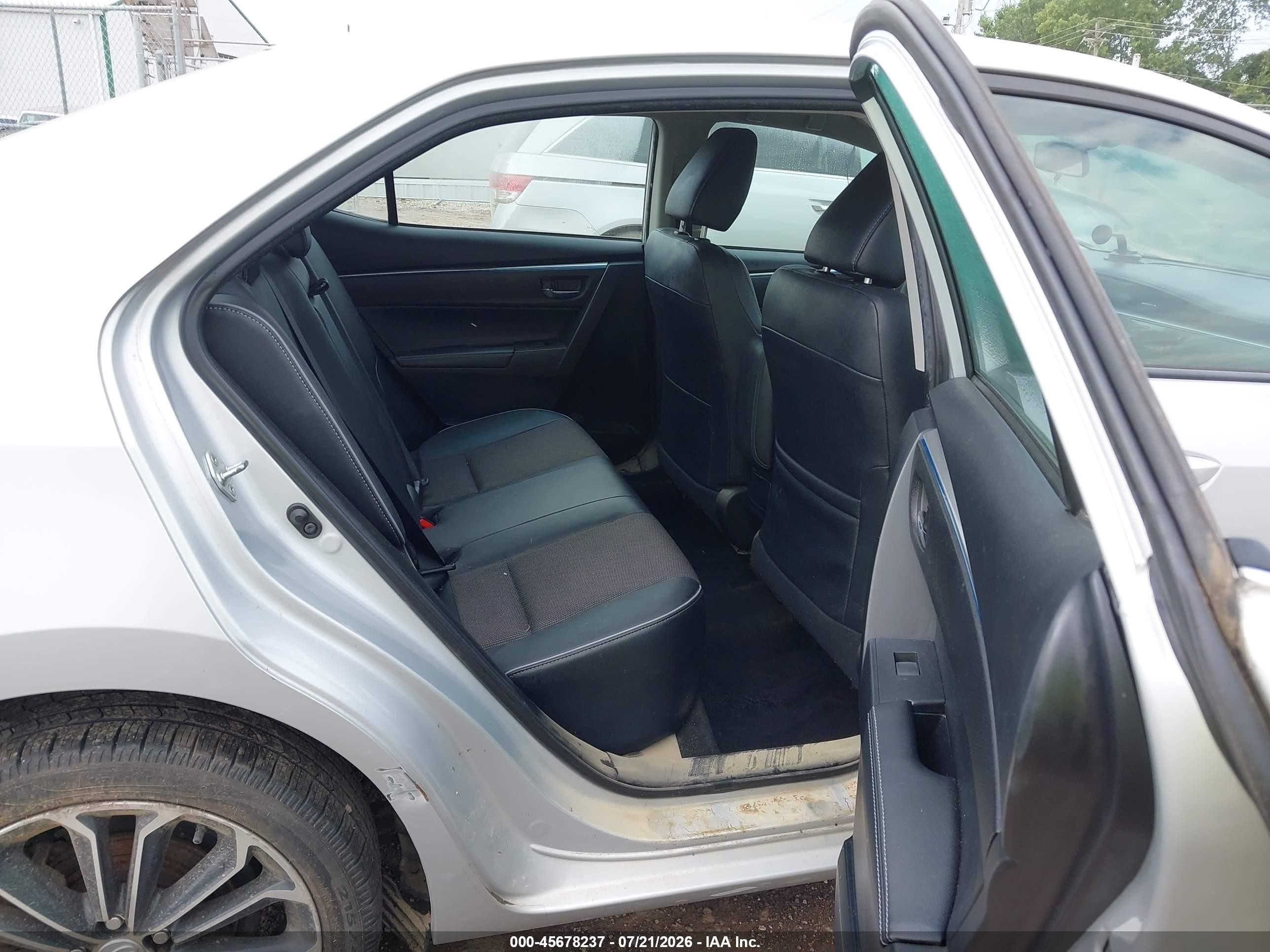 2015 Toyota Corolla S Plus Silver vin: 2T1BURHE7FC231414