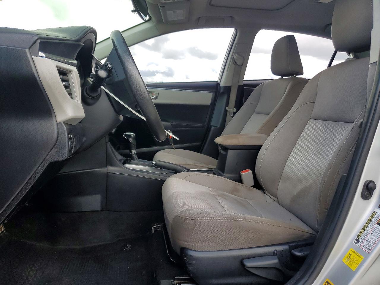 2015 Toyota Corolla Le Plus Silver vin: 2T1BURHE7FC258614