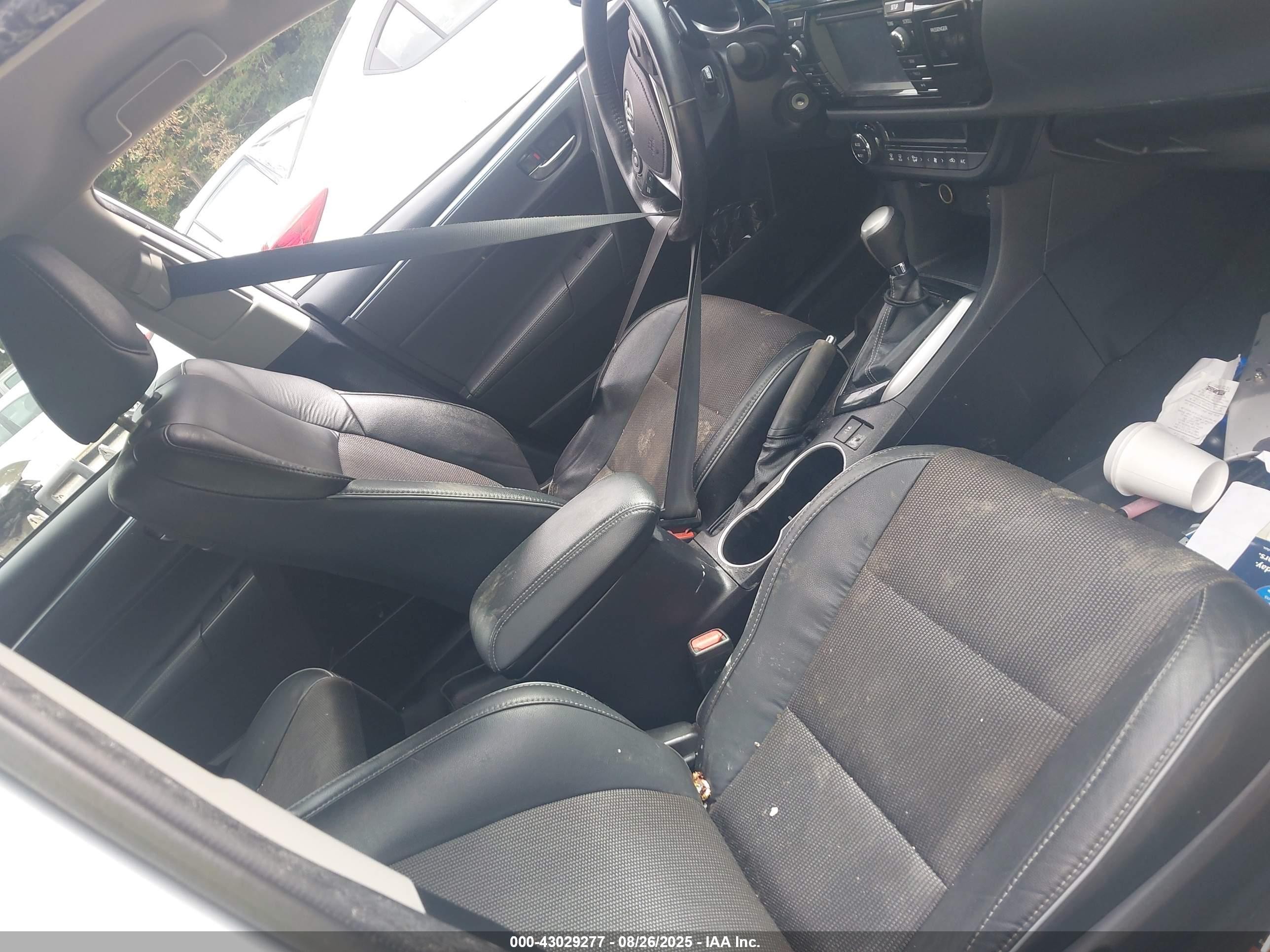 2015 Toyota Corolla S Plus Silver vin: 2T1BURHE7FC262923