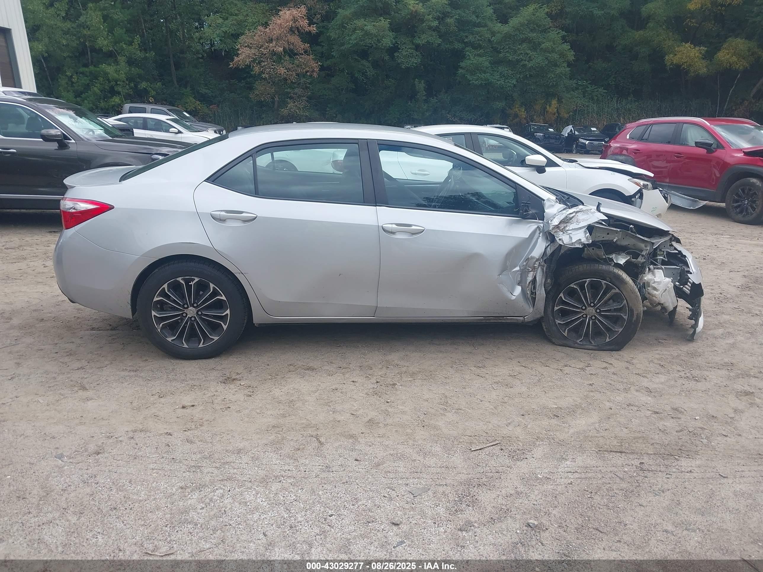 2015 Toyota Corolla S Plus Silver vin: 2T1BURHE7FC262923