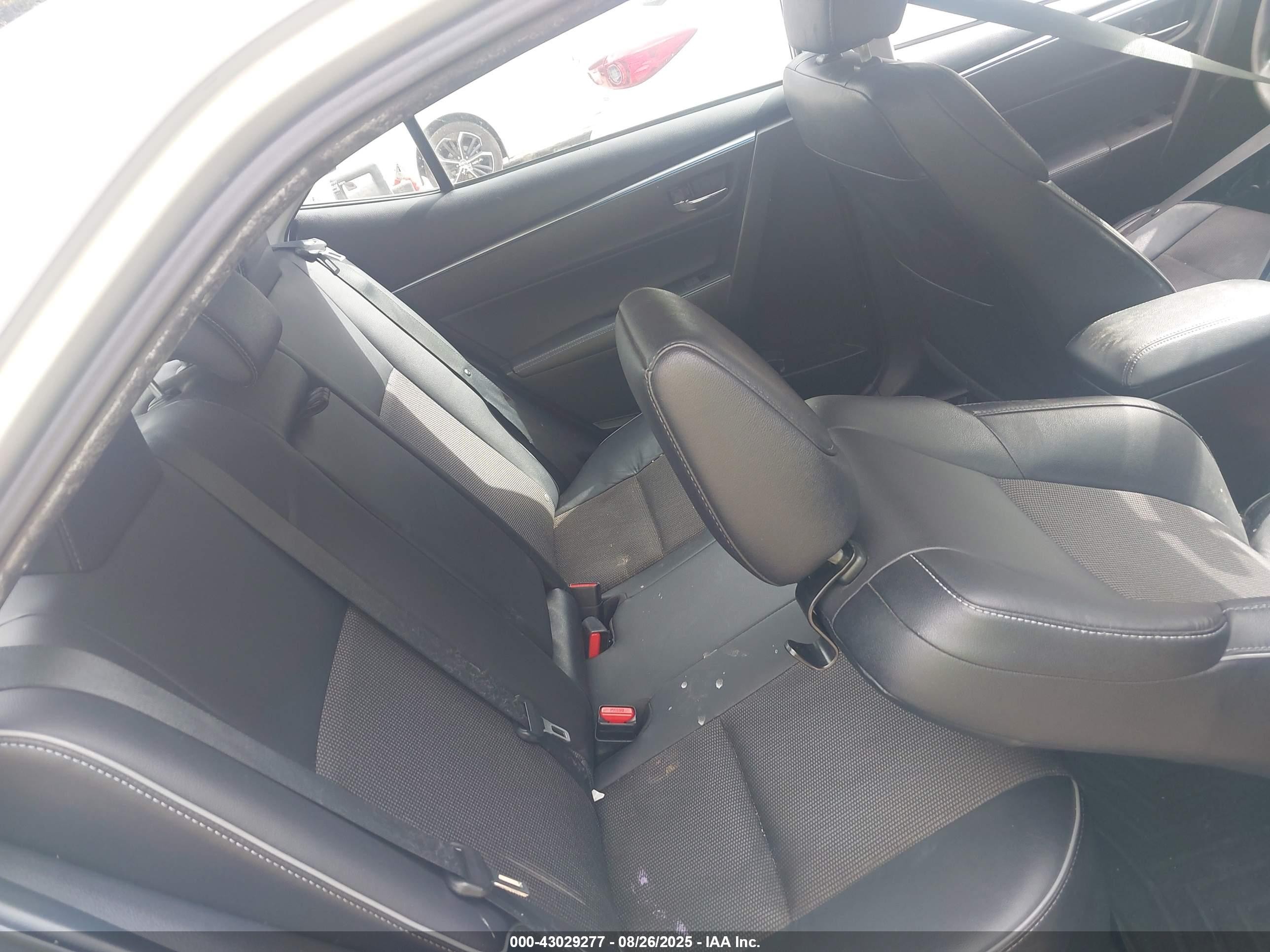 2015 Toyota Corolla S Plus Silver vin: 2T1BURHE7FC262923